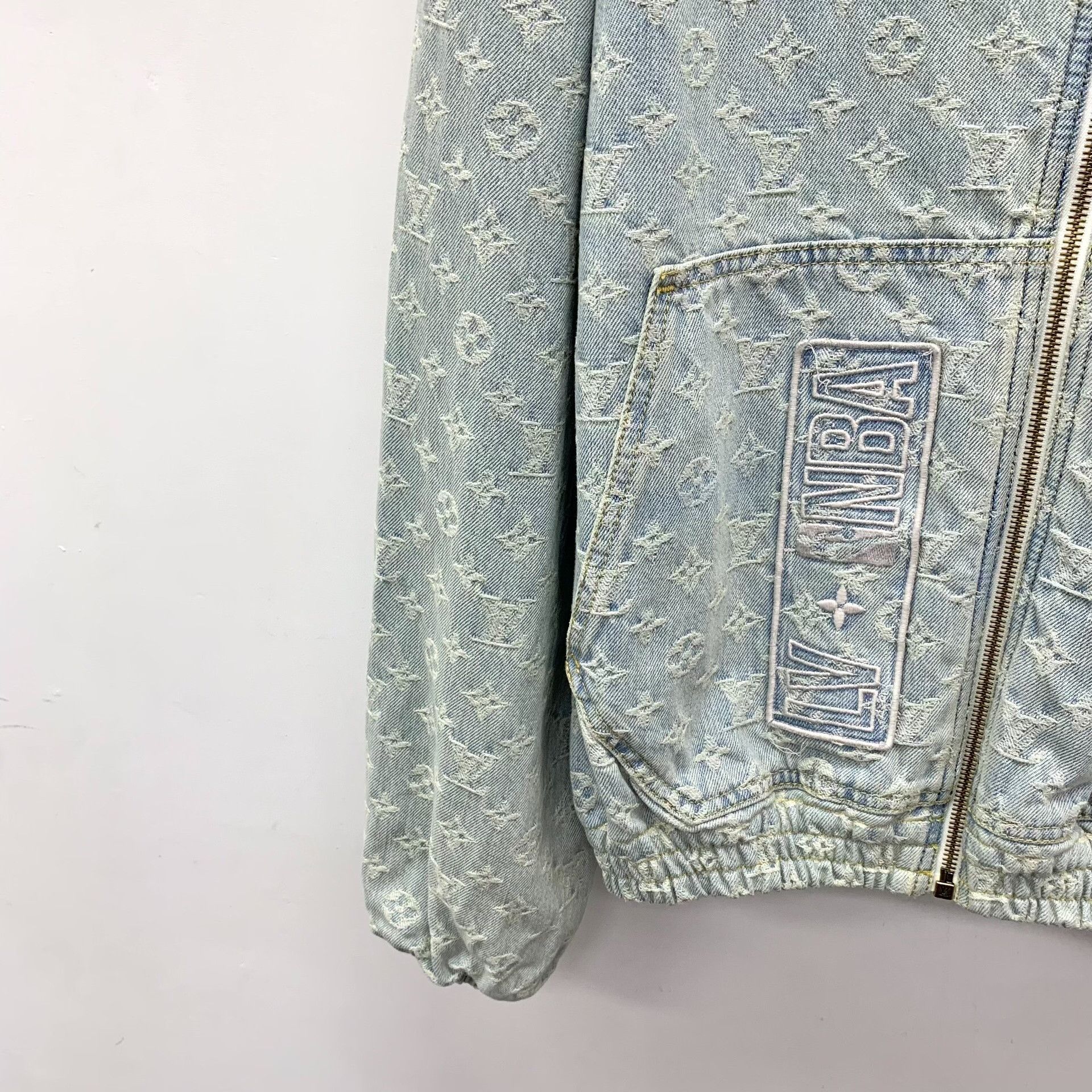 Louis Vuitton Louis Vuitton x NBA Monogram Jacquard Jacket 50 Size US M / EU 48-50 / 2 - 4 Thumbnail