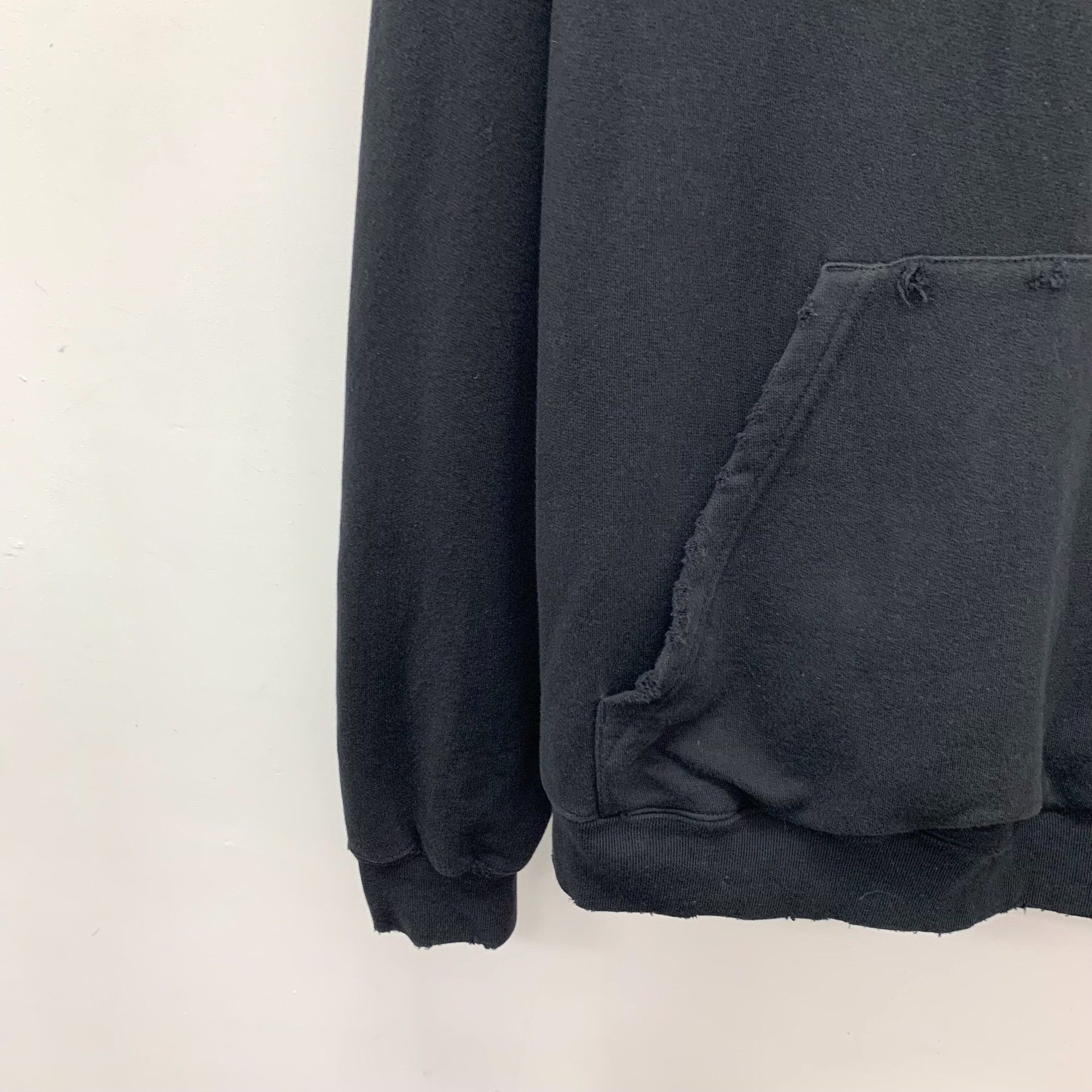 Balenciaga Balenciaga Cursive Logo Distressed Hoodie Size M Size US M / EU 48-50 / 2 - 4 Thumbnail