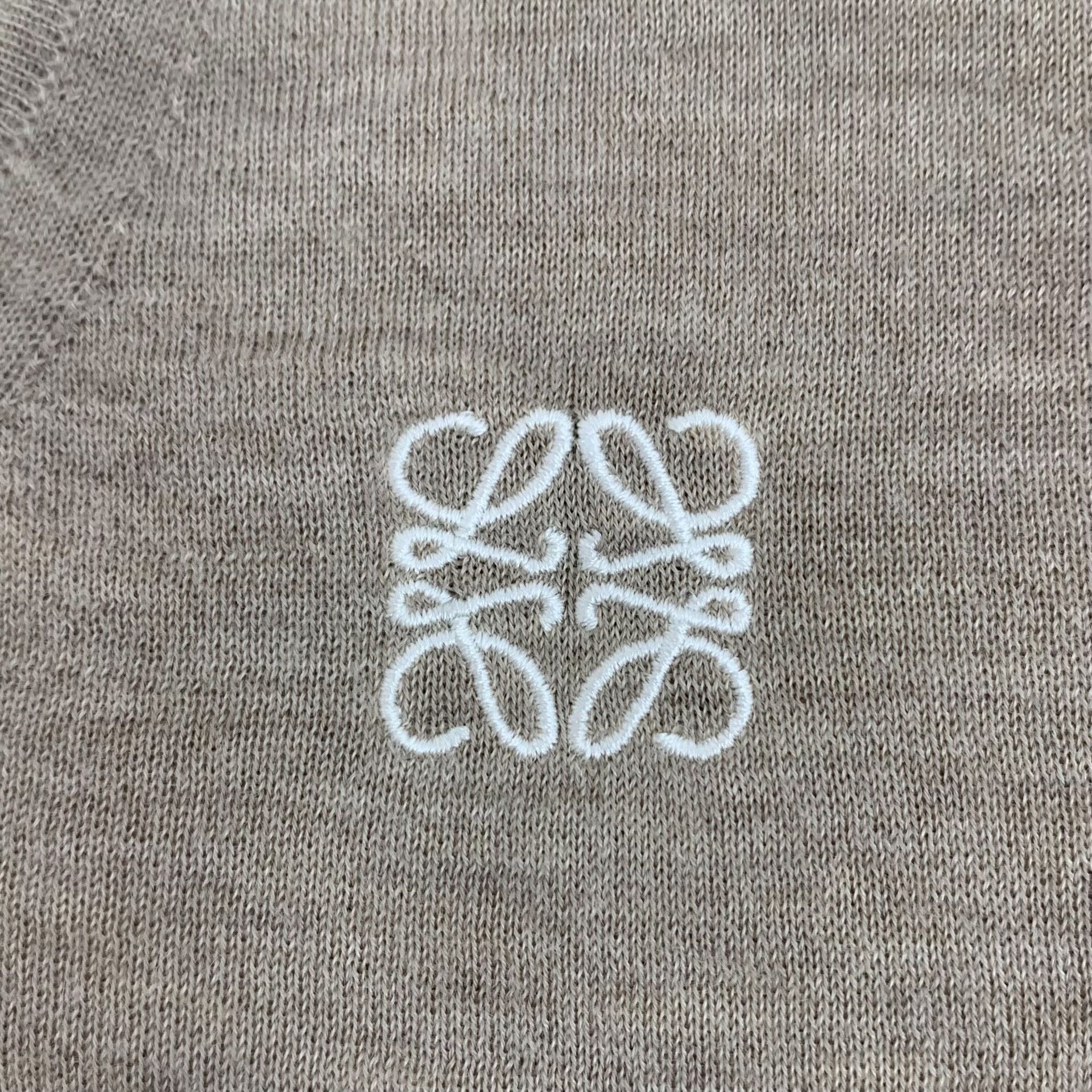 Loewe Loewe Cashmere Logo Embroidery V-Neck Sweater S Size US S / EU 44-46 / 1 - 5 Thumbnail