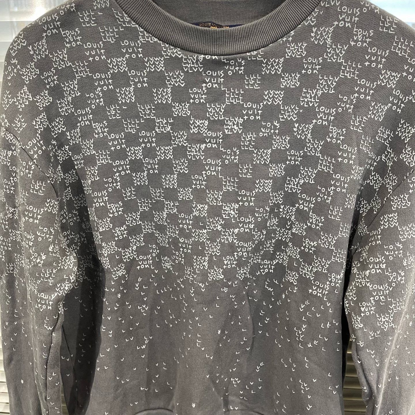 Louis Vuitton Louis Vuitton Damier Gradient Sweatshirt Size S Size US S / EU 44-46 / 1 - 4 Thumbnail