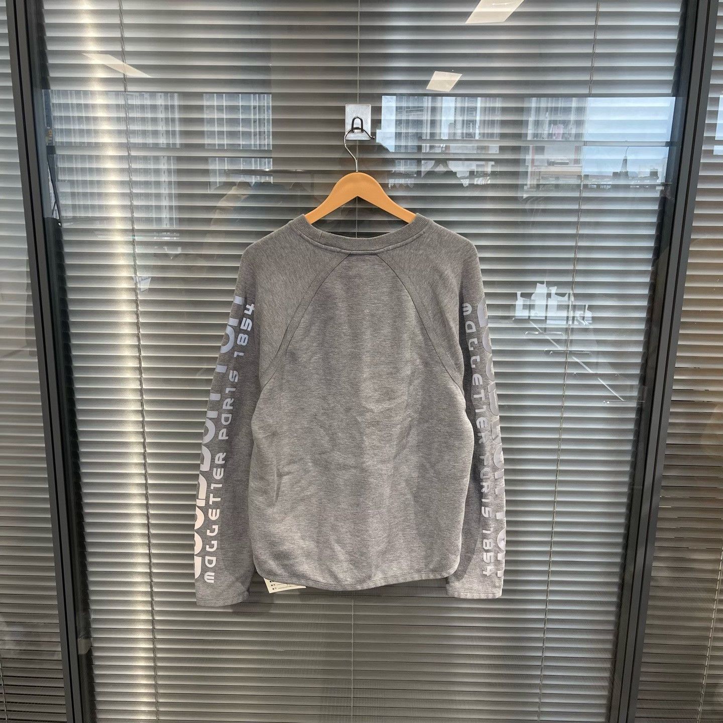 Louis Vuitton Louis Vuitton Reflective Logo Sweatshirt XL Size US XL / EU 56 / 4 - 2 Thumbnail