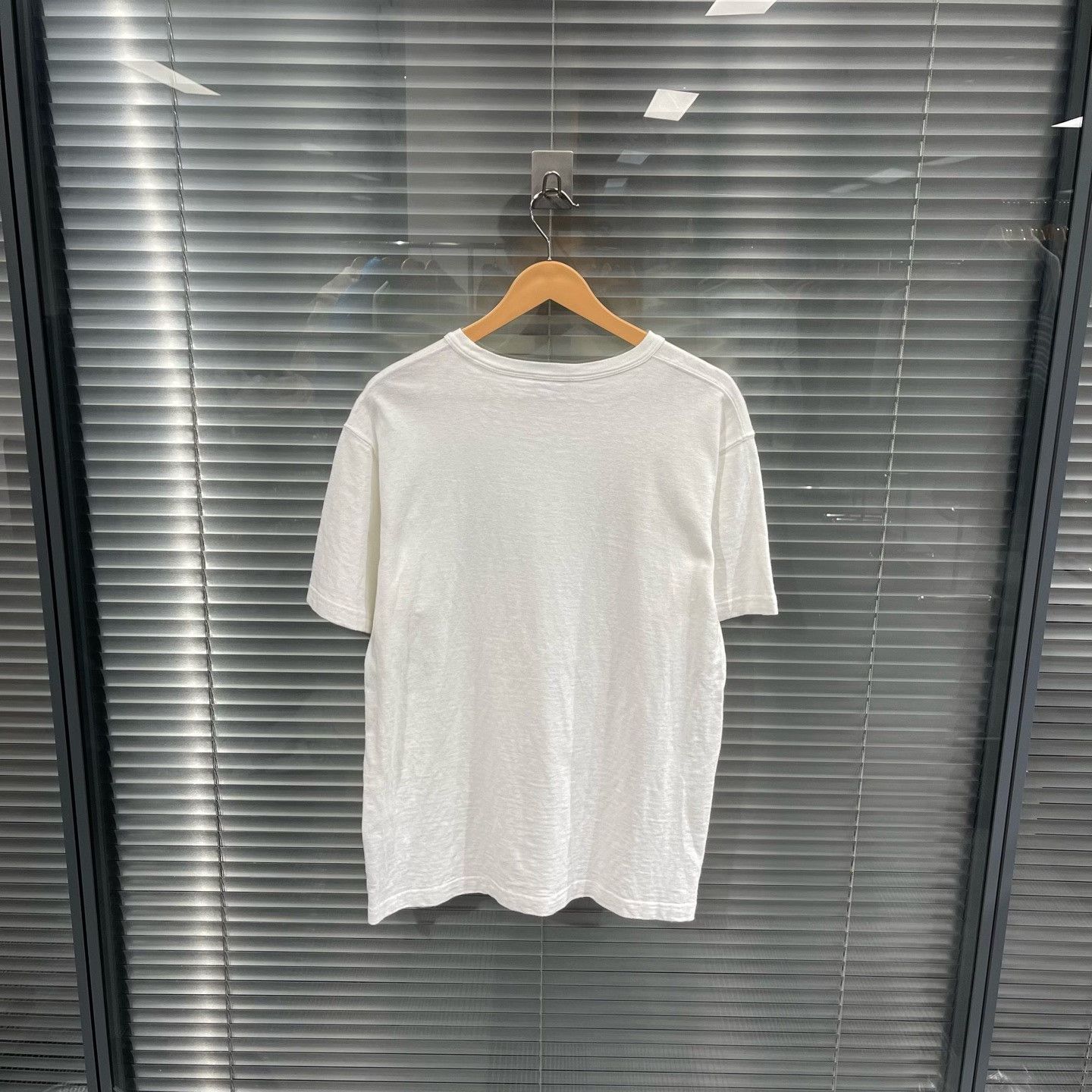 Dior Dior Logo Graphic T-Shirt Size M Size US M / EU 48-50 / 2 - 2 Thumbnail