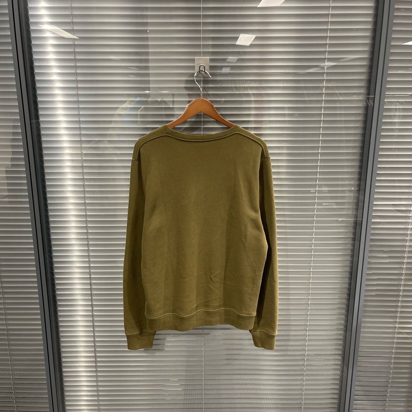 Loewe Loewe Embroidered Anagram Sweatshirt Size L Size US L / EU 52-54 / 3 - 2 Thumbnail