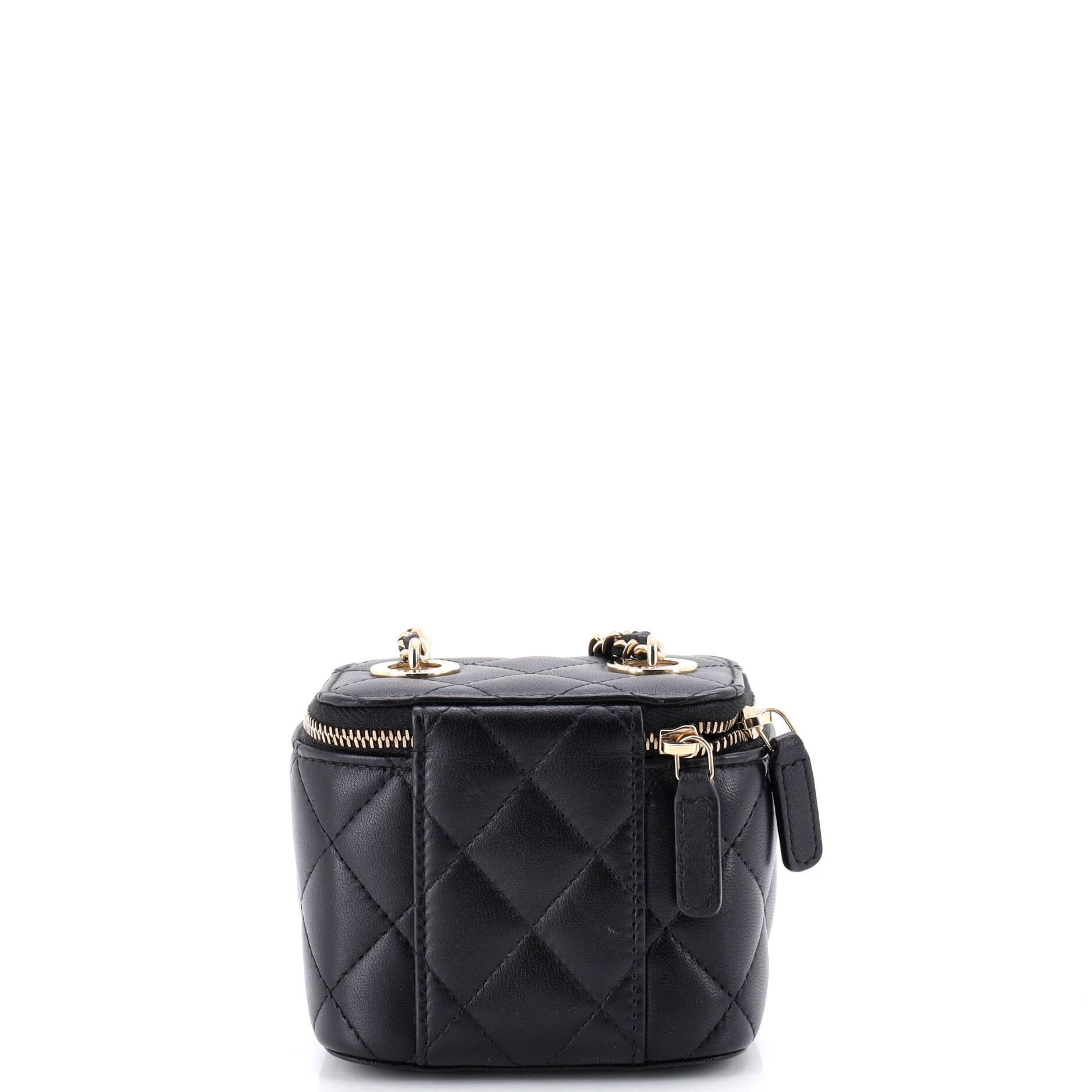 Chanel Vanity Case with Pearl Chain Size ONE SIZE - 3 Thumbnail