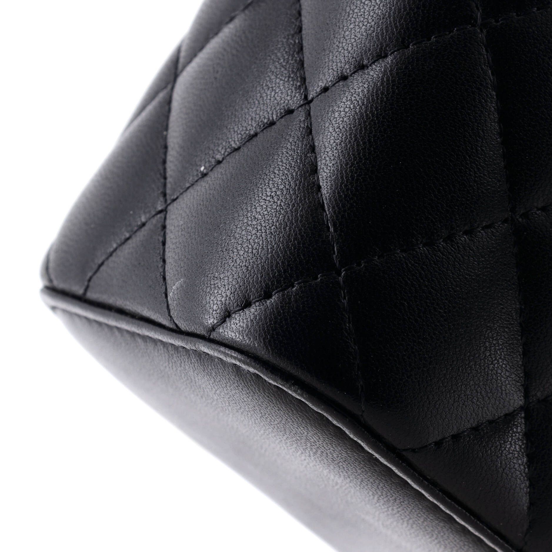 Chanel Vanity Case with Pearl Chain Size ONE SIZE - 6 Thumbnail