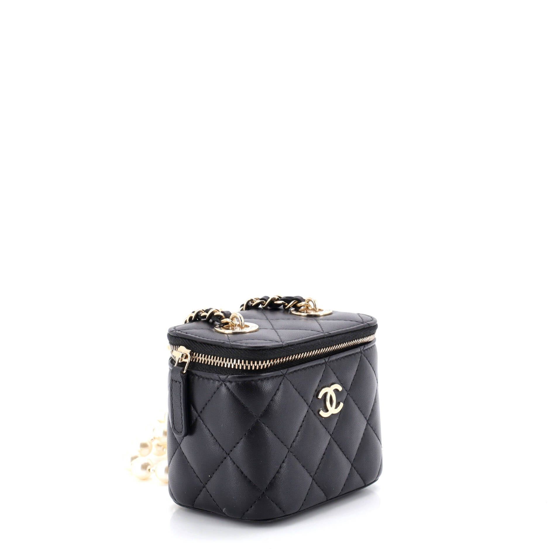 Chanel Vanity Case with Pearl Chain Size ONE SIZE - 2 Thumbnail