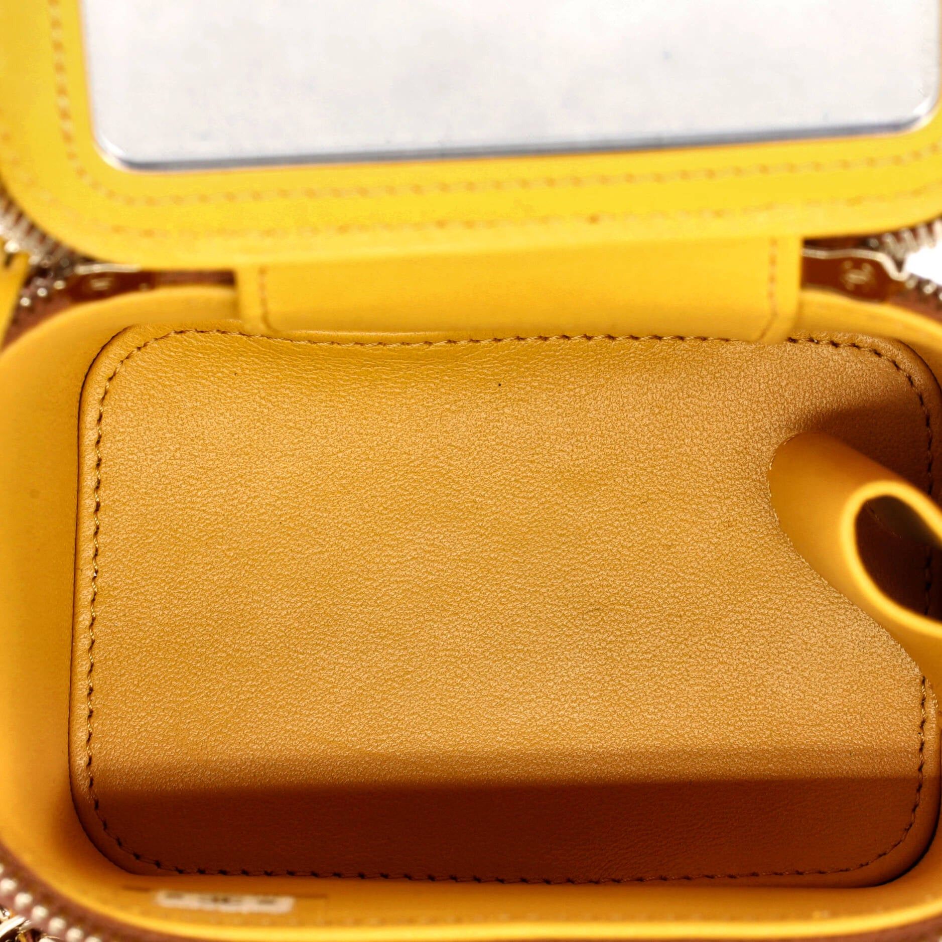 Chanel Classic Top Handle Vanity Case with Chain Size ONE SIZE - 5 Thumbnail