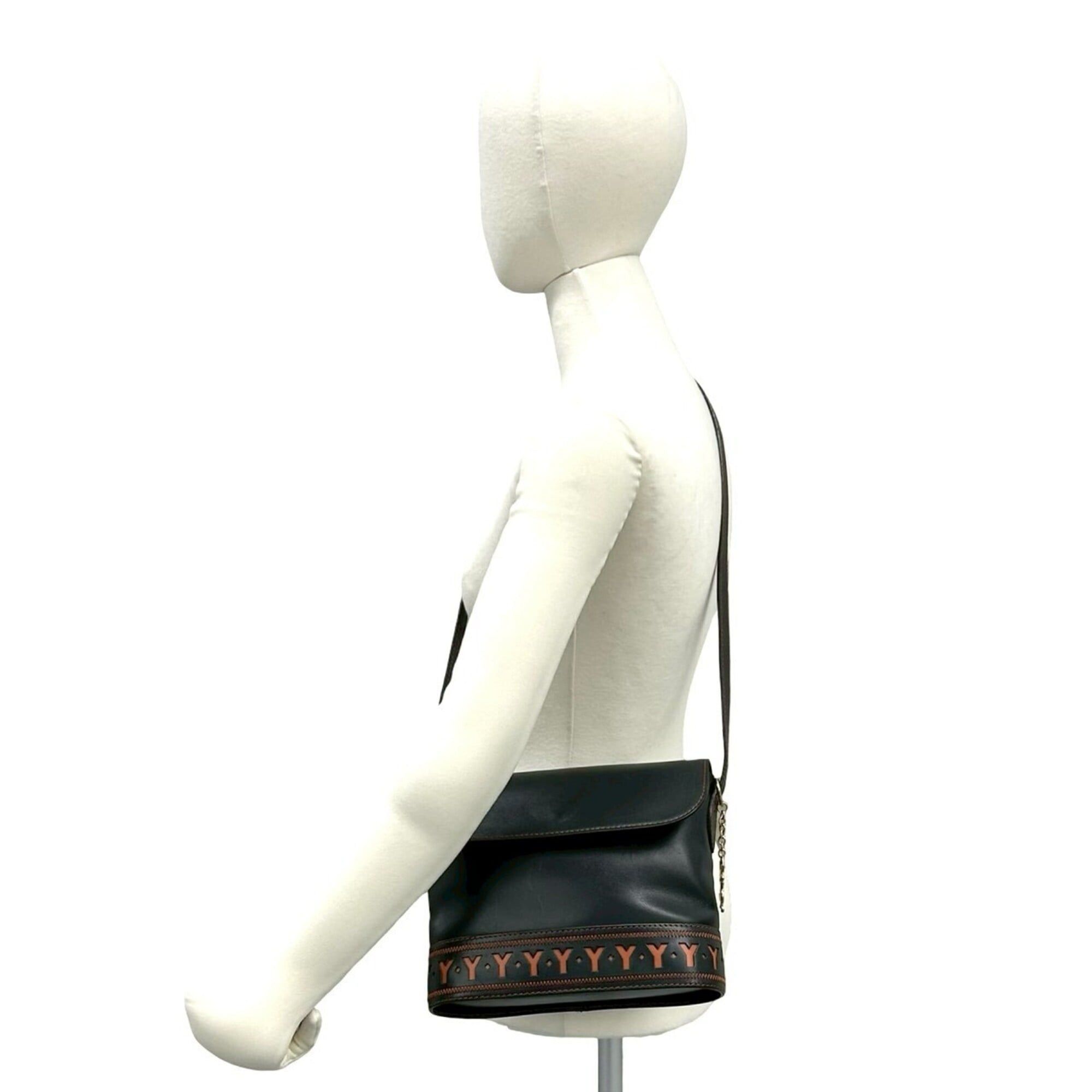 Yves Saint Laurent YVES SAINT LAURENT Cassandra Leather Shoulder Bag with Cutout Hardware, Black, 14153 Size ONE SIZE - 2 Thumbnail