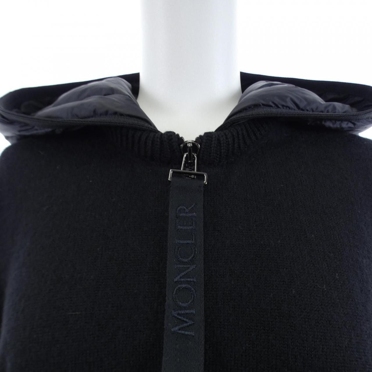 Moncler Moncler Moncler Down Jacket Textile Outerwear 20939487700 DUTY FREE for USA Size ONE SIZE - 6 Thumbnail