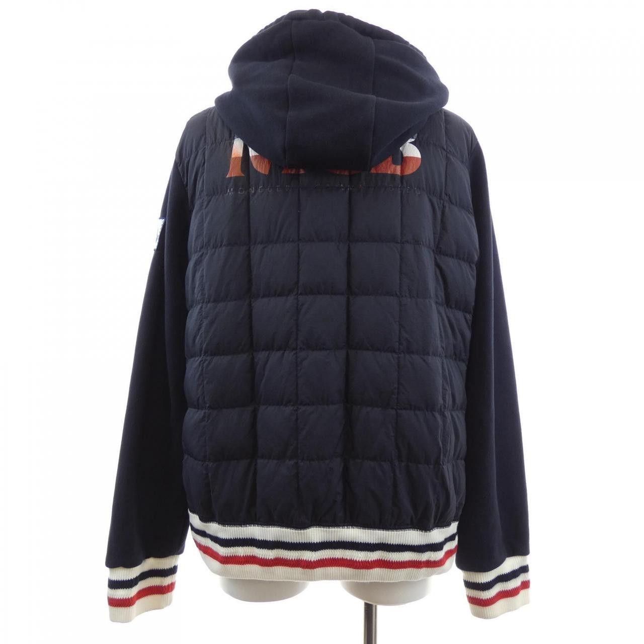 Moncler Moncler Moncler Gamme Bleu Down Jacket Textile Outerwear 13918411450 DUTY FREE for USA Size ONE SIZE - 2 Thumbnail