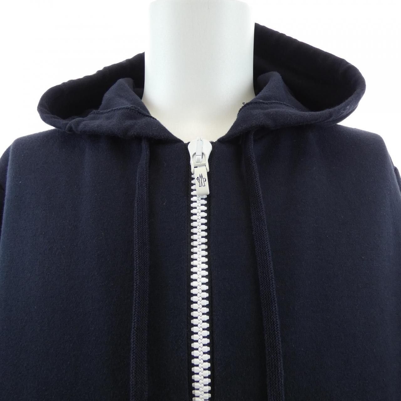 Moncler Moncler Moncler Gamme Bleu Down Jacket Textile Outerwear 13918411450 DUTY FREE for USA Size ONE SIZE - 7 Thumbnail