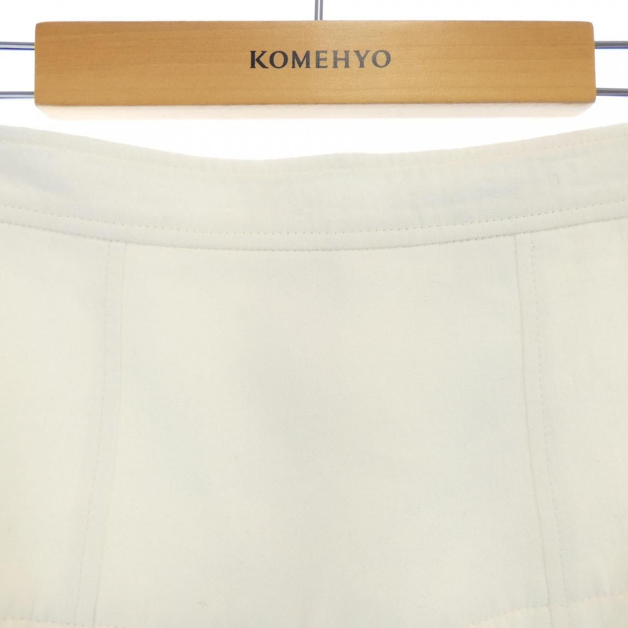 Louis Vuitton Louis Vuitton Louis Vuitton Broderie Anglaise Monogram Ruffle Skirt Textile Skirts FNJB01O92 DUTY FREE for USA Size ONE SIZE - 6 Thumbnail