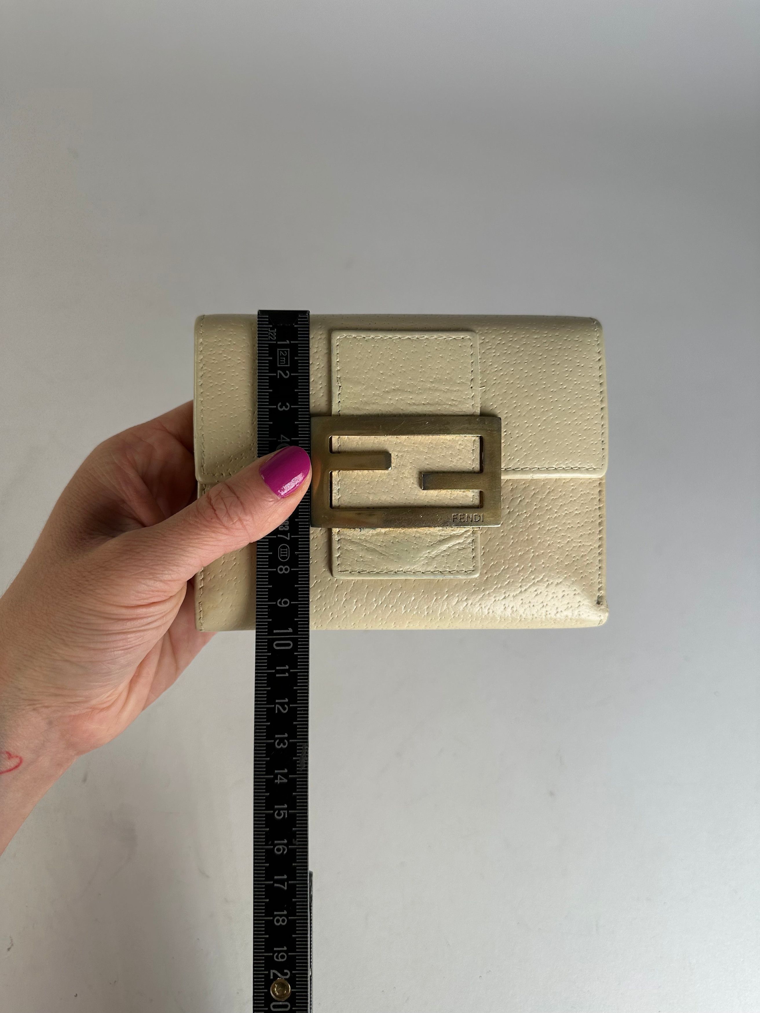 Fendi Vintage Baguette Leather Wallet White Size ONE SIZE - 9 Thumbnail