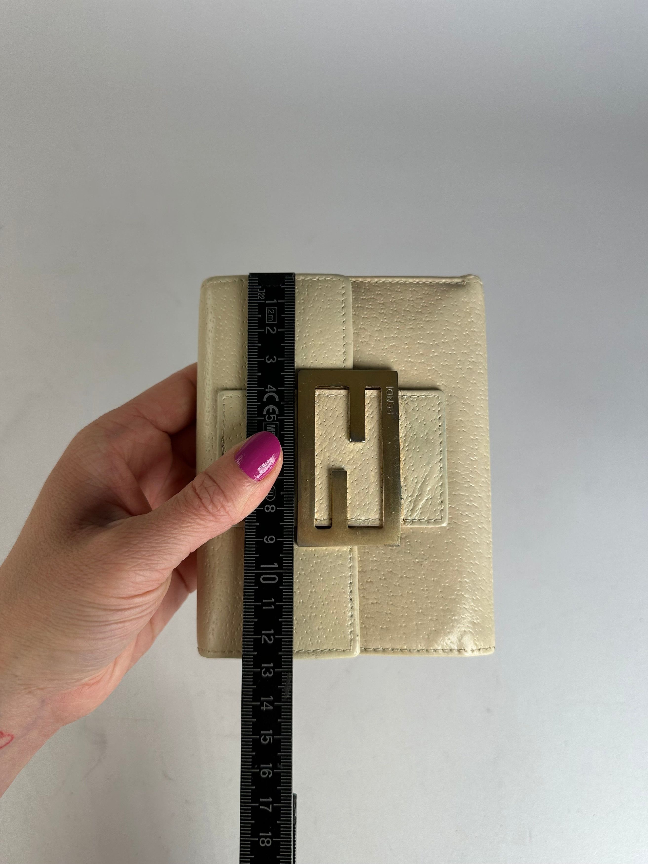 Fendi Vintage Baguette Leather Wallet White Size ONE SIZE - 8 Thumbnail