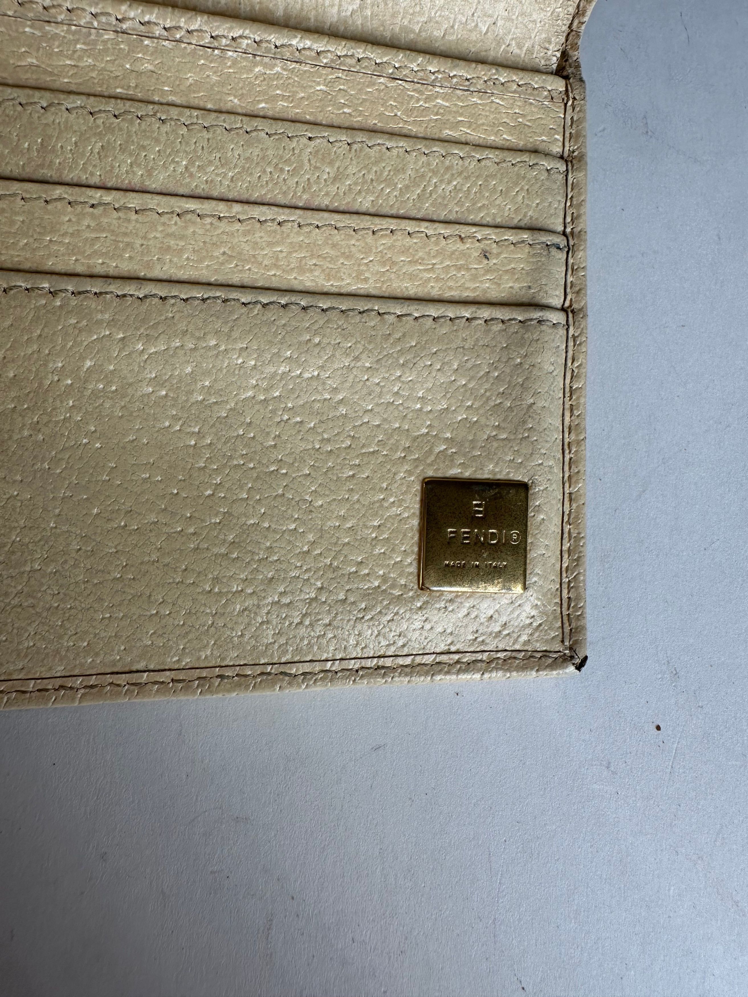 Fendi Vintage Baguette Leather Wallet White Size ONE SIZE - 4 Thumbnail