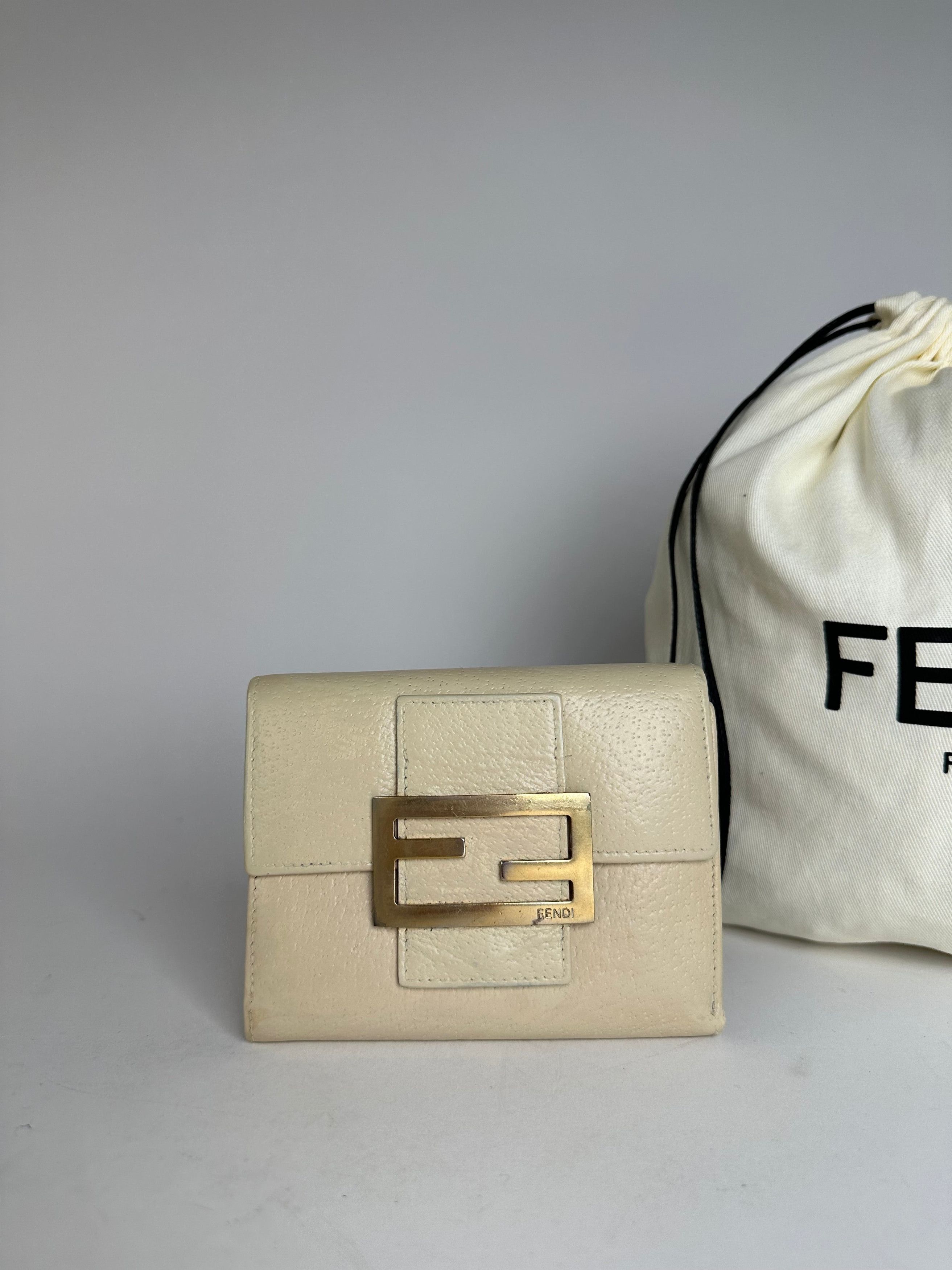 Fendi Vintage Baguette Leather Wallet White Size ONE SIZE - 11 Thumbnail