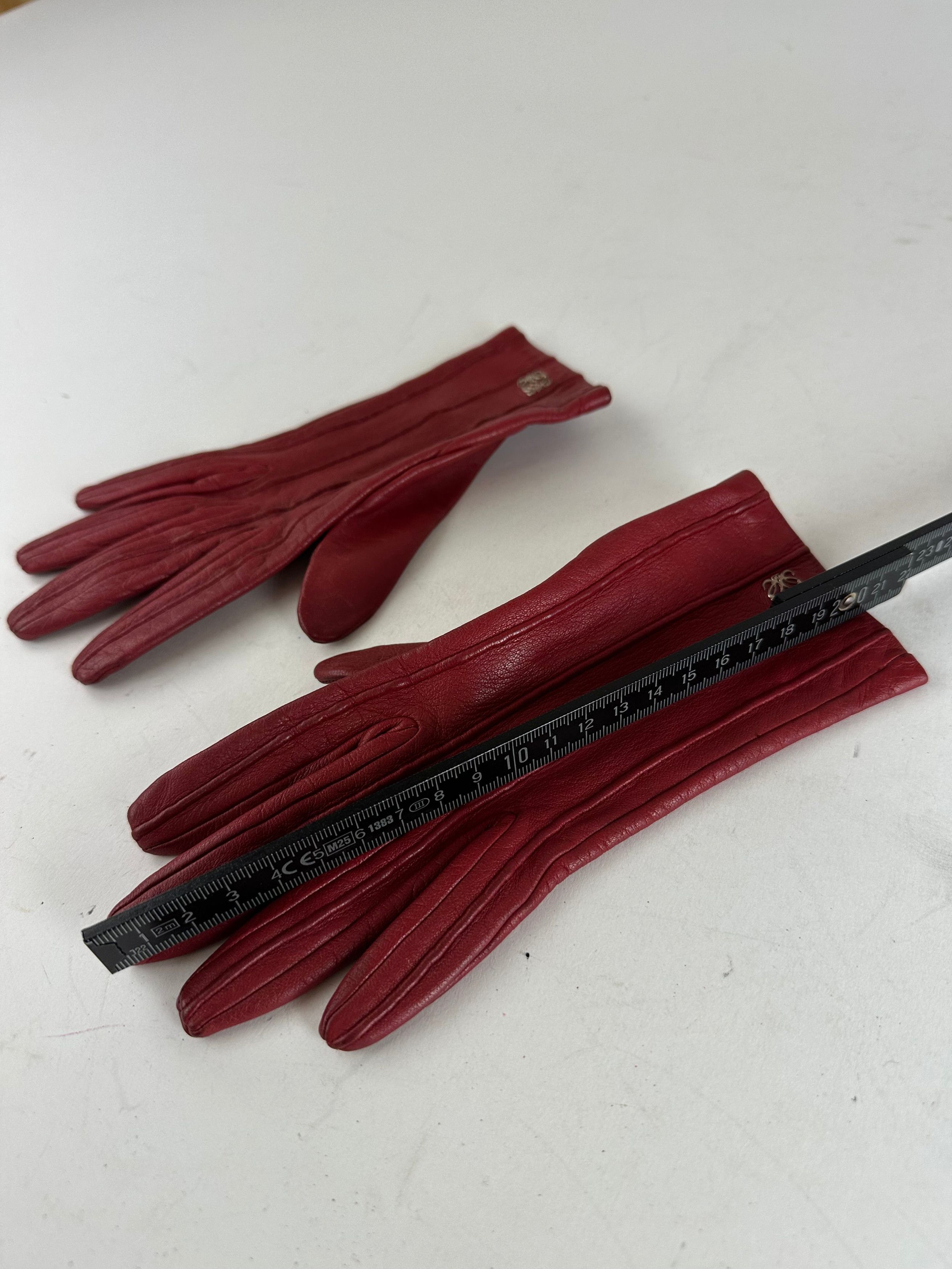 Loewe Vintage Leather Gloves Red Size ONE SIZE - 4 Thumbnail