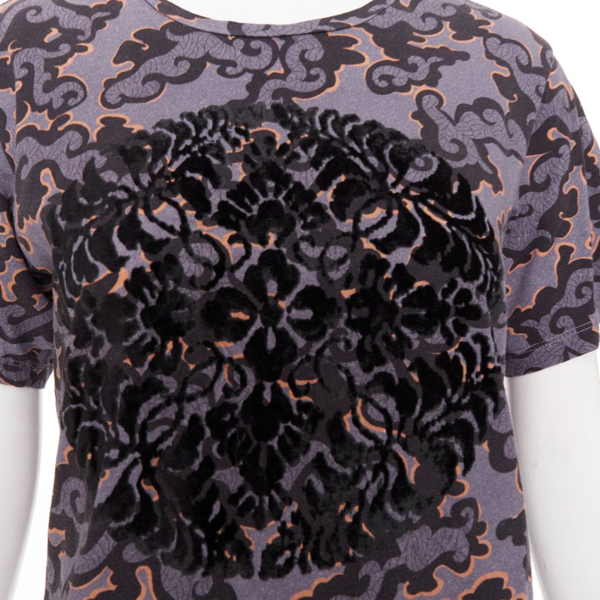 Dries Van Noten DRIES VAN NOTEN 2013 purple orange oriental cloud print felt applique tshirt S Size S / US 4 / IT 40 - 2 Thumbnail