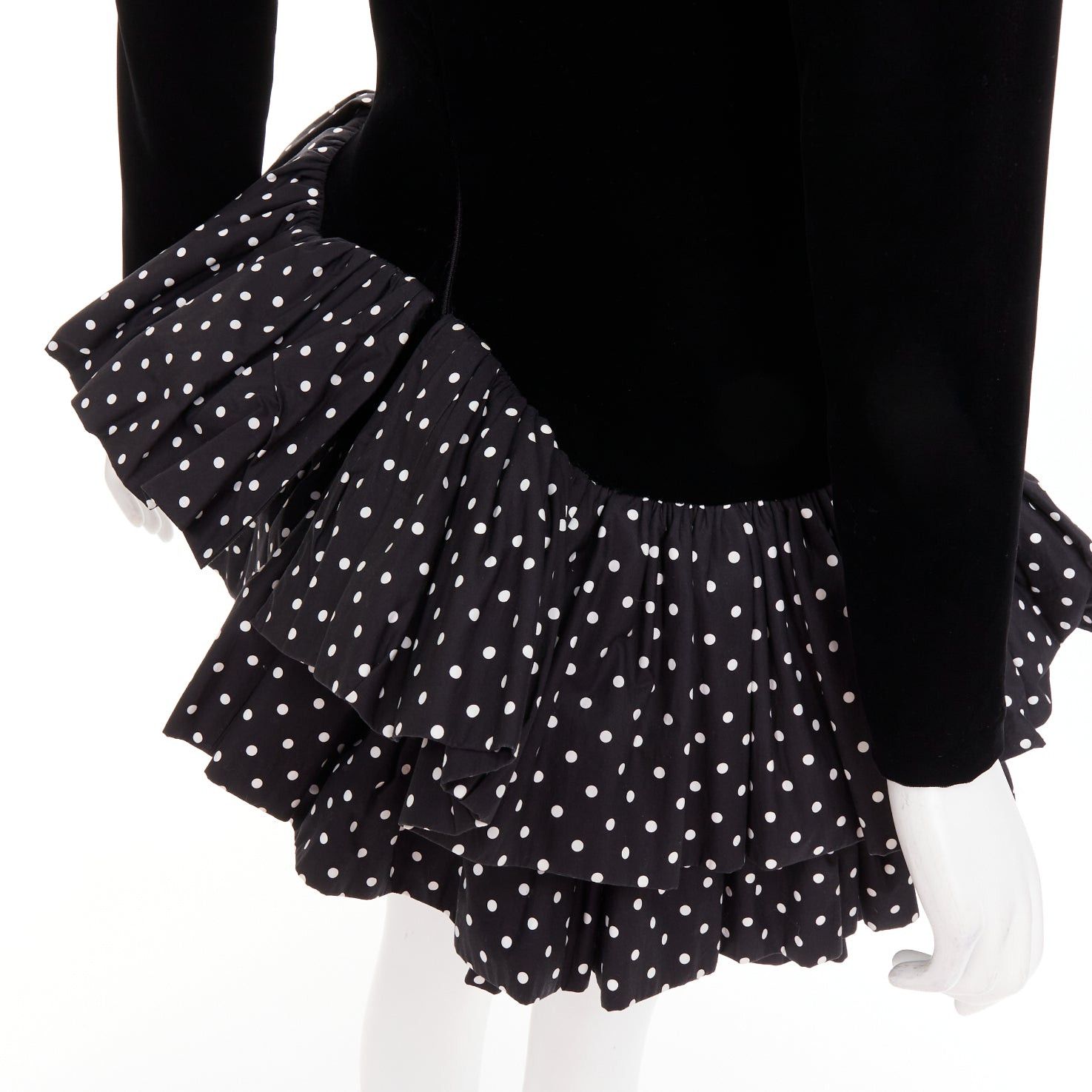 Alexandre Vauthier ALEXANDRE VAUTHIER AW2023 Runway black velvet polka dot mini dress Size S / US 4 / IT 40 - 10 Thumbnail