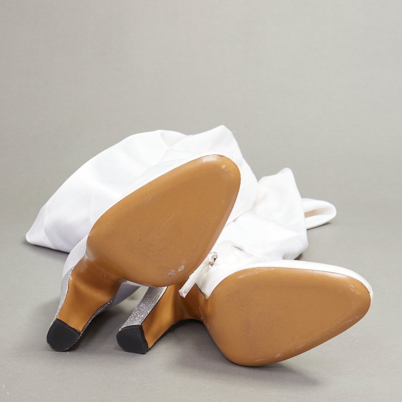 Alexandre Vauthier ALEXANDRE VAUTHIER white satin silver crystal block heel pantashoes EU40 Size US 10 / IT 40 - 10 Thumbnail