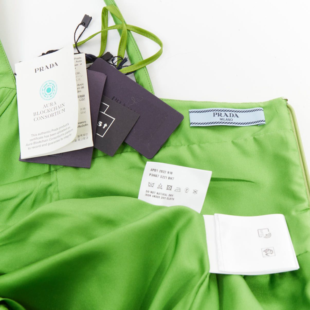 Prada PRADA 2022 Kelly green duchess silk V-neck sleeveless mini dress IT42 M Size M / US 6-8 / IT 42-44 - 8 Thumbnail