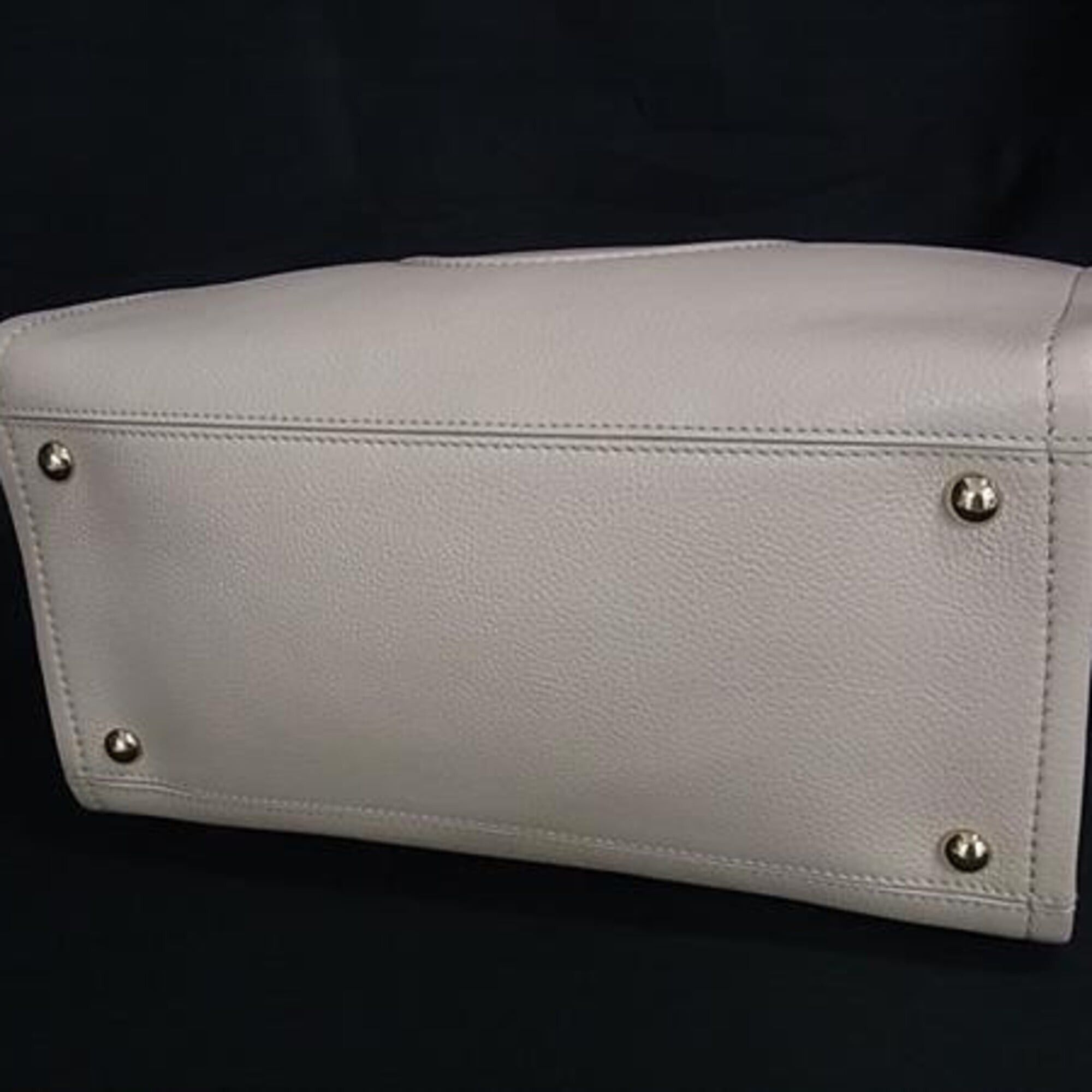 Salvatore Ferragamo Salvatore Ferragamo handbag, Gancini design, EE-21 H110, greige leather, women's shoulder bag. Size ONE SIZE - 4 Thumbnail