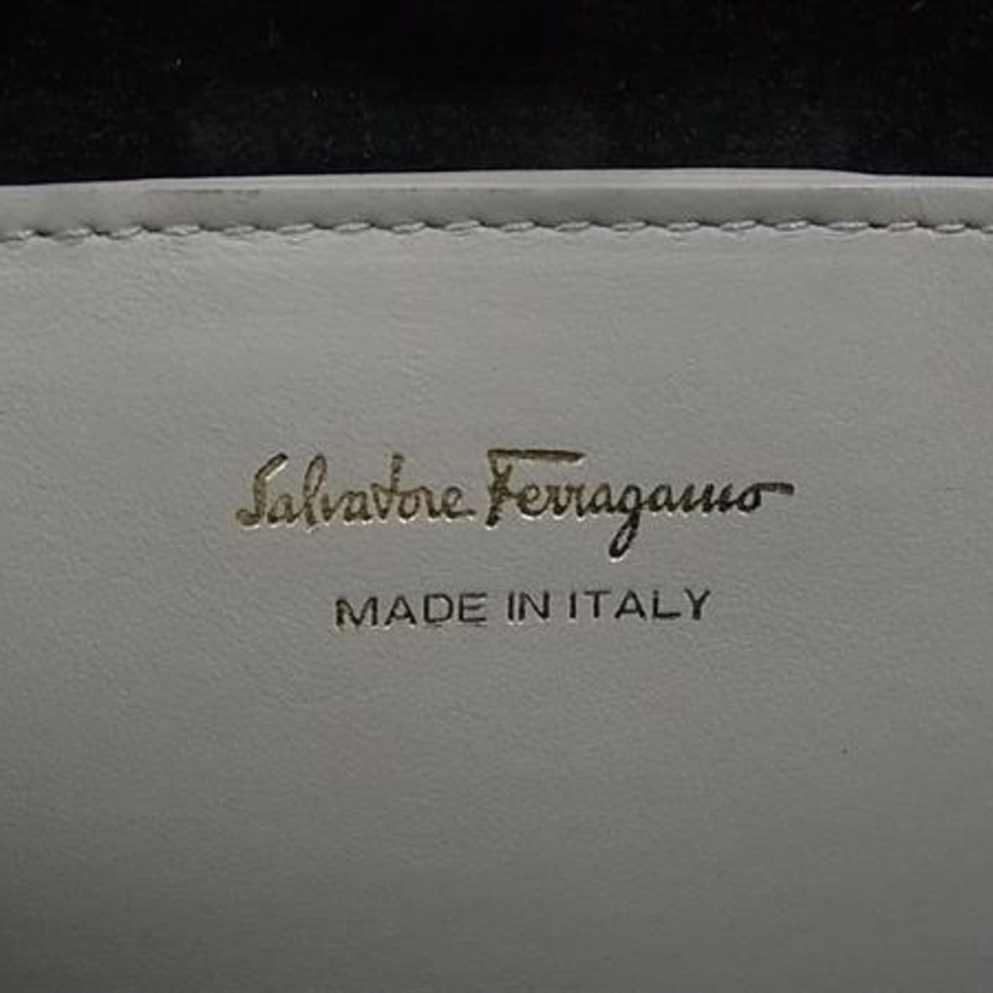 Salvatore Ferragamo Salvatore Ferragamo handbag, Gancini design, EE-21 H110, greige leather, women's shoulder bag. Size ONE SIZE - 6 Thumbnail