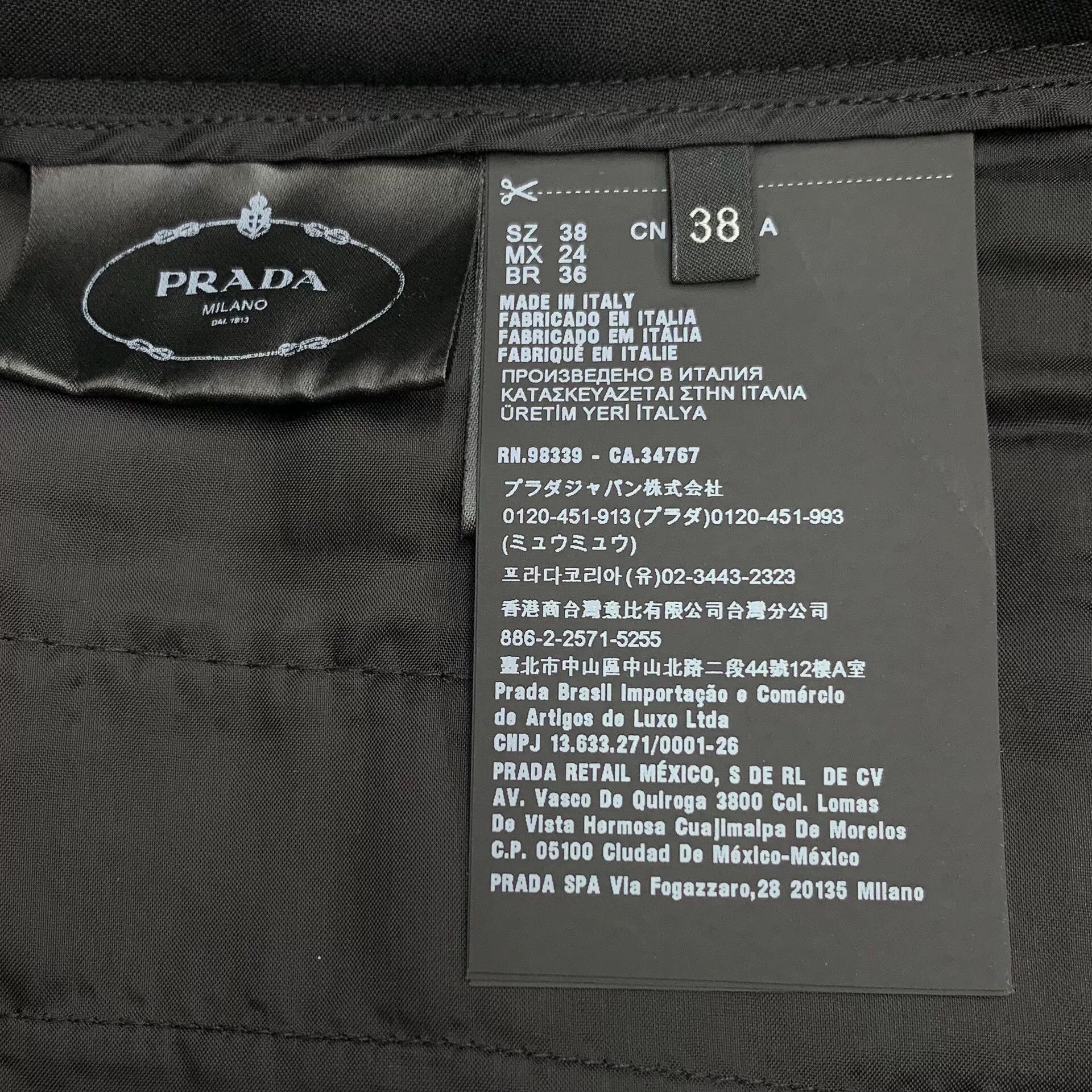 Prada Prada Wool Cargo Shorts Size IT 38 Size 26" / US 2 / IT 38 - 8 Thumbnail