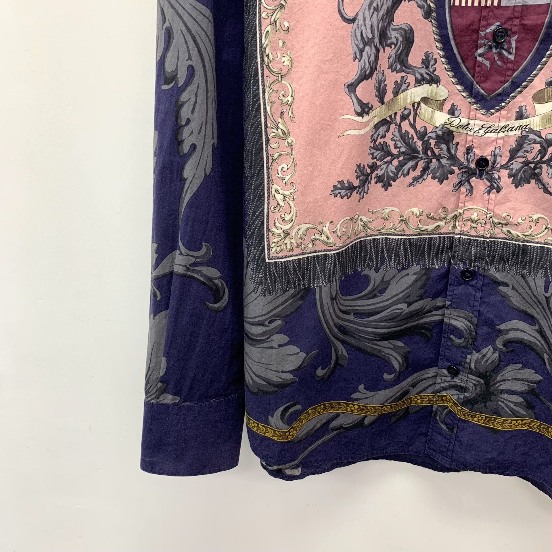 Dolce & Gabbana Dolce & Gabbana Heraldic Crest Print Shirt 38 Size US S / EU 44-46 / 1 - 4 Thumbnail