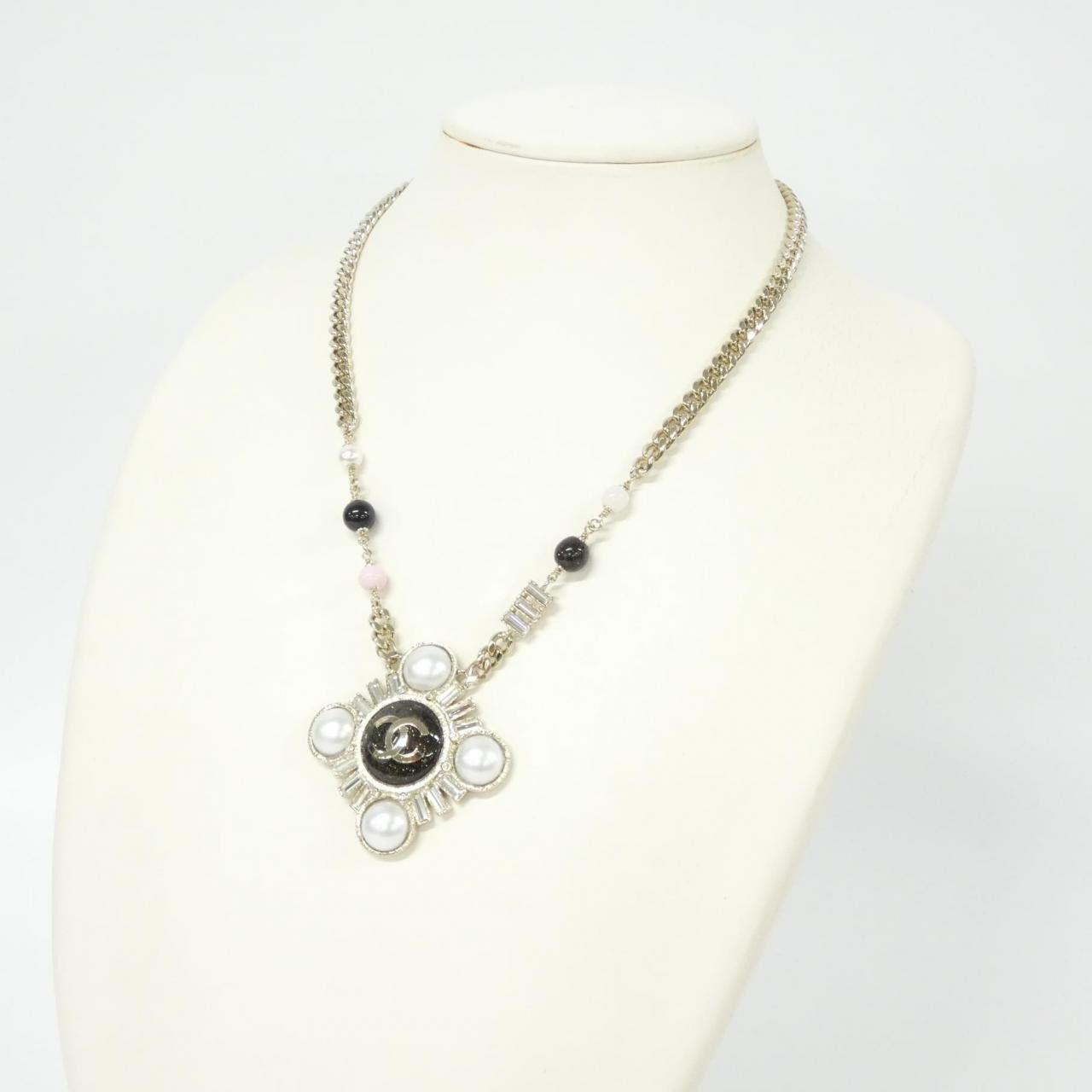 Chanel Chanel Chanel Necklace Plastic / Synthetic Necklace ABG614 DUTY FREE for USA Size ONE SIZE - 5 Thumbnail