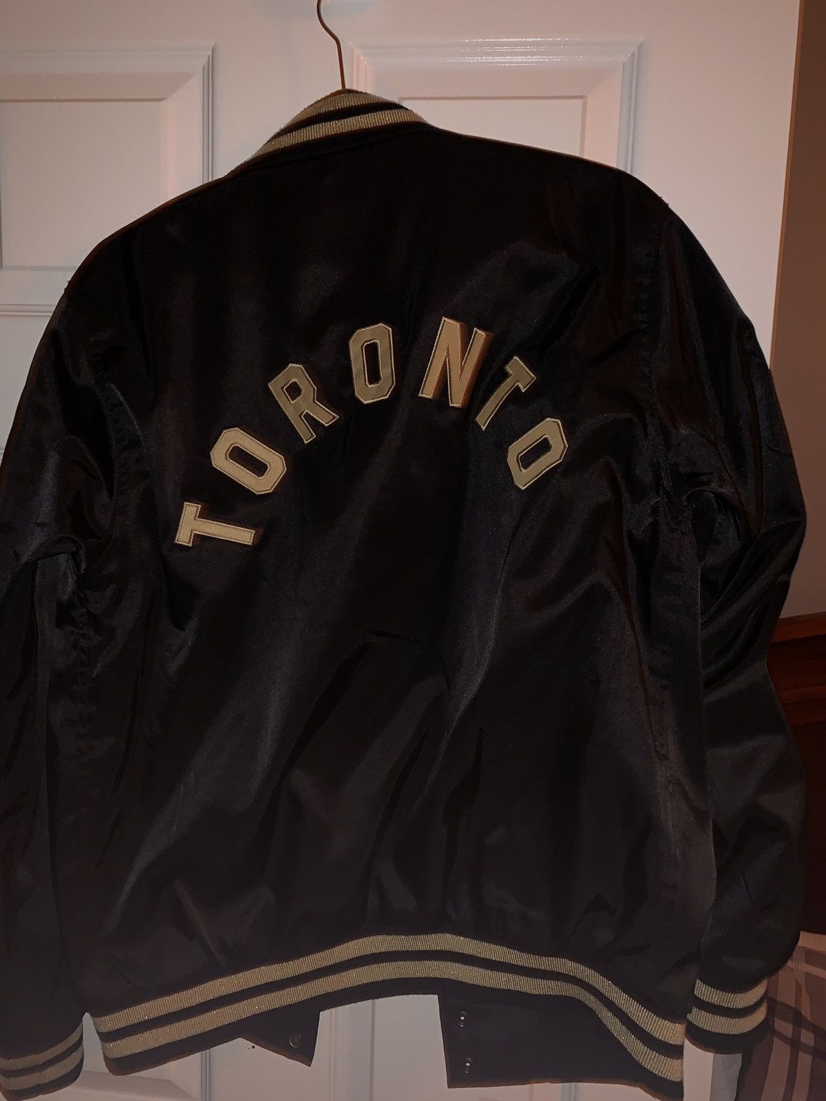 Mitchell & Ness Toronto Raptors October’s very own Mitchell and ness jacket Size US M / EU 48-50 / 2 - 11 Thumbnail