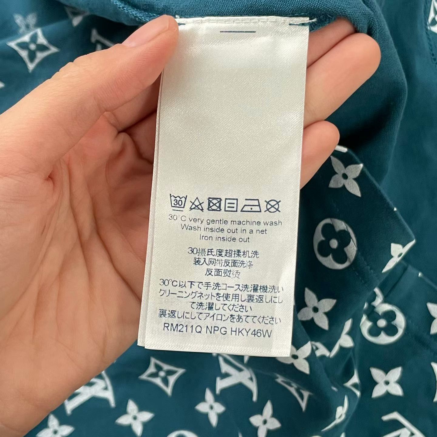 Louis Vuitton Louis Vuitton Gradient Monogram T-Shirt XL Size US XL / EU 56 / 4 - 3 Thumbnail