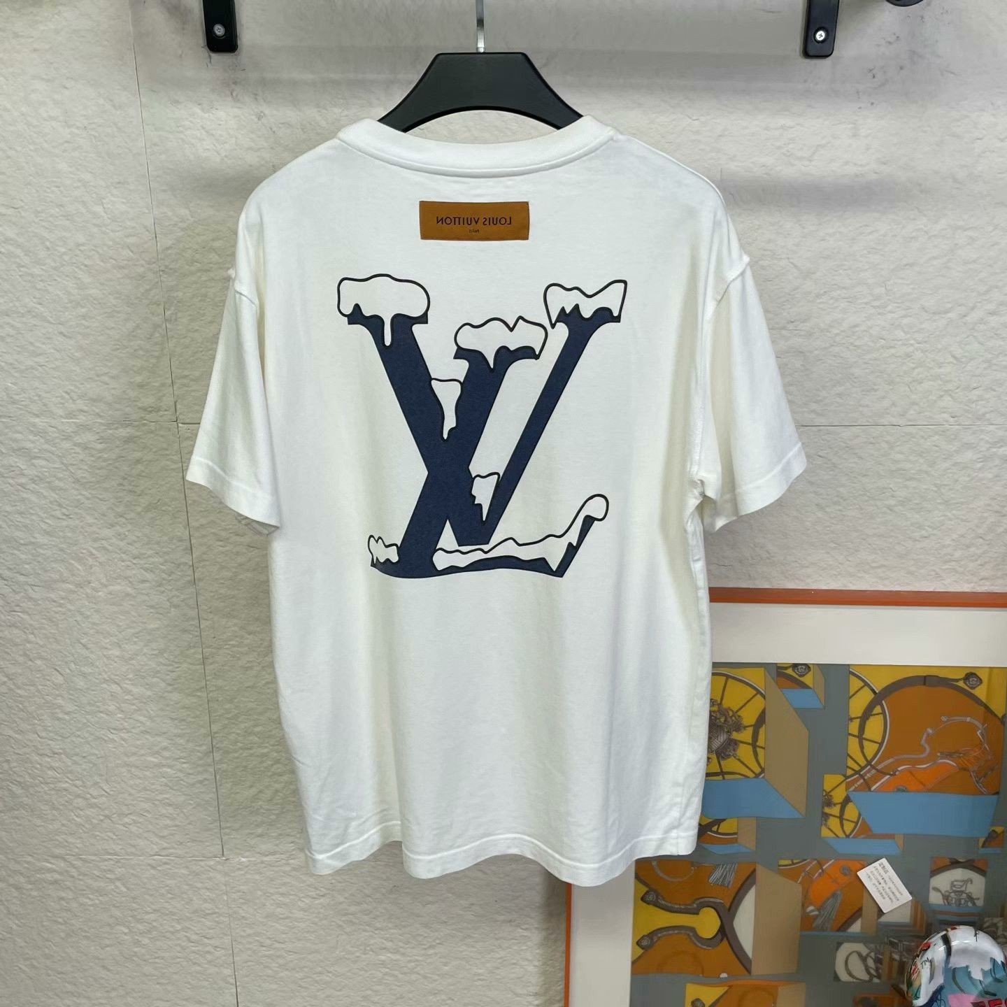 Louis Vuitton Louis Vuitton Snow Kickflip Graphic T-Shirt Size M Size US M / EU 48-50 / 2 - 2 Thumbnail