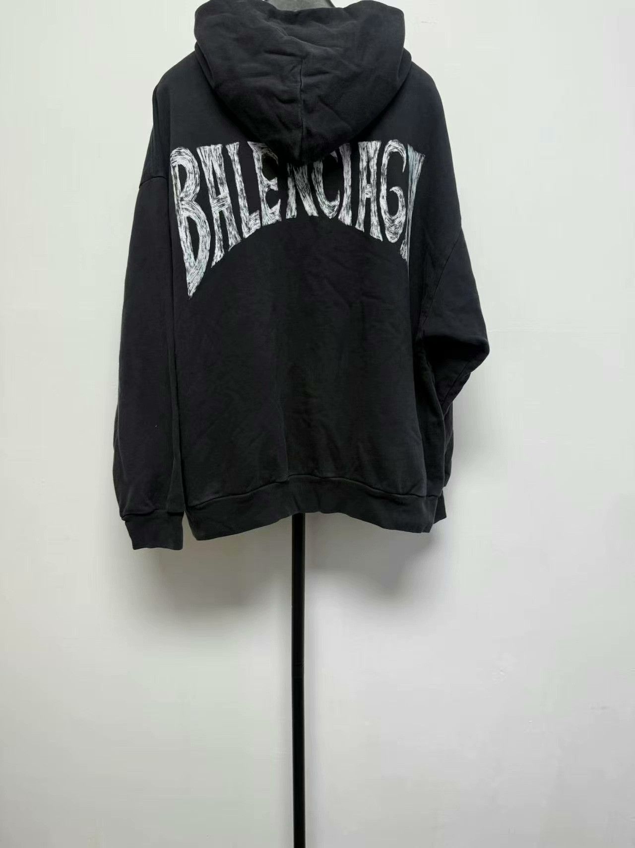 Balenciaga Balenciaga Logo Print Hoodie Size S Size US S / EU 44-46 / 1 - 2 Thumbnail