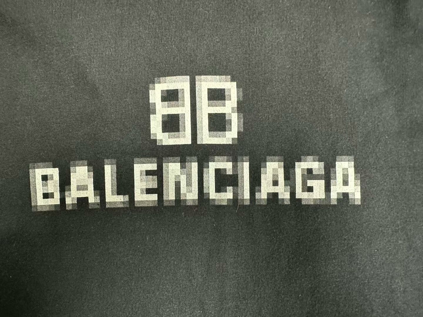 Balenciaga Balenciaga Pixelated Logo T-Shirt Size M Size US M / EU 48-50 / 2 - 3 Thumbnail