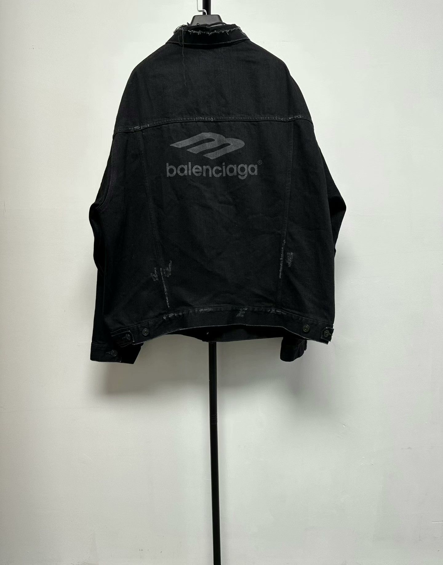 Balenciaga Balenciaga Logo Embroidered Denim Jacket Size M Size US M / EU 48-50 / 2 - 2 Thumbnail