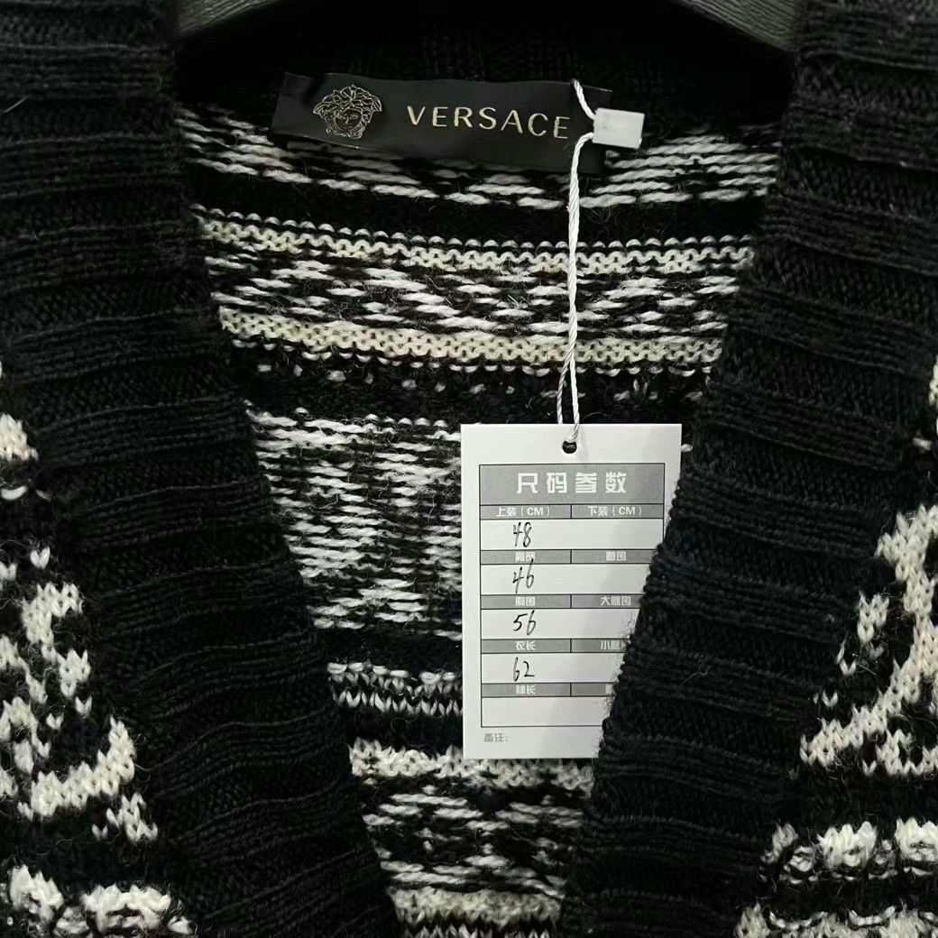 Versace Versace Patterned Knit Cardigan Size 48 Size US M / EU 48-50 / 2 - 3 Thumbnail