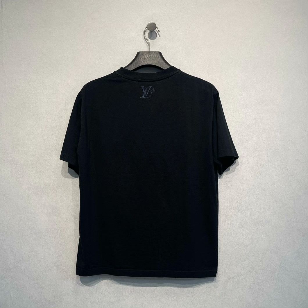 Louis Vuitton Louis Vuitton LVovers Print T-Shirt Size L Size US L / EU 52-54 / 3 - 2 Thumbnail