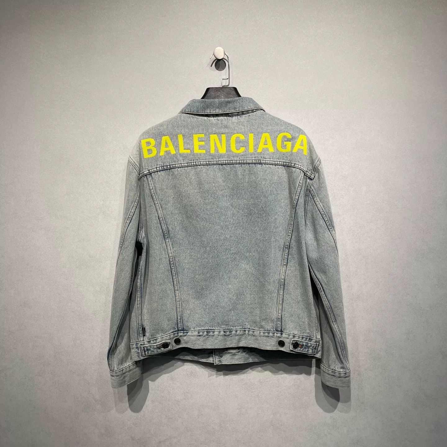 Balenciaga Balenciaga Yellow Back Logo Denim Jacket 46 Size US S / EU 44-46 / 1 - 2 Thumbnail