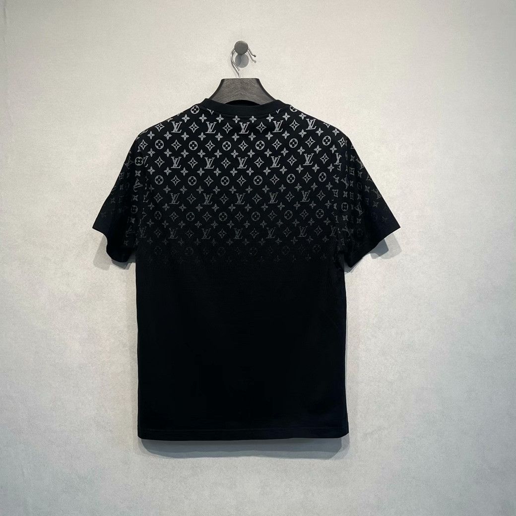 Louis Vuitton Louis Vuitton Monogram Gradient T-Shirt XL Size US XL / EU 56 / 4 - 2 Thumbnail