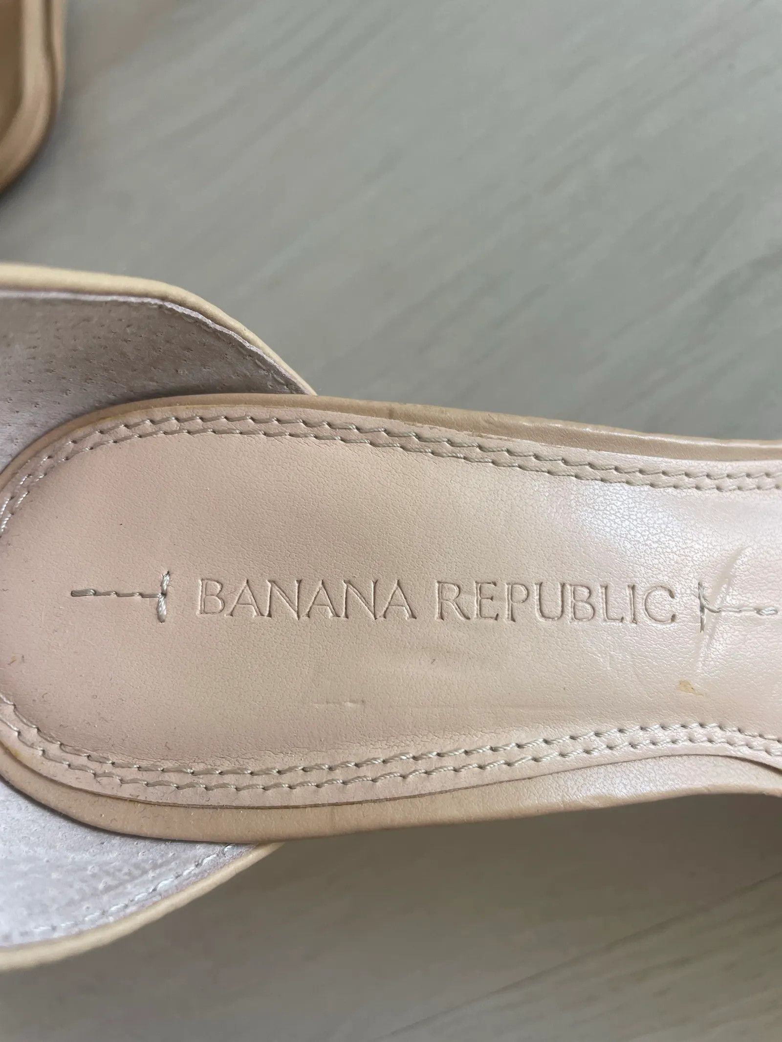 Banana Republic Banana Republic Heels Size US 5 / IT 35 - 2 Thumbnail