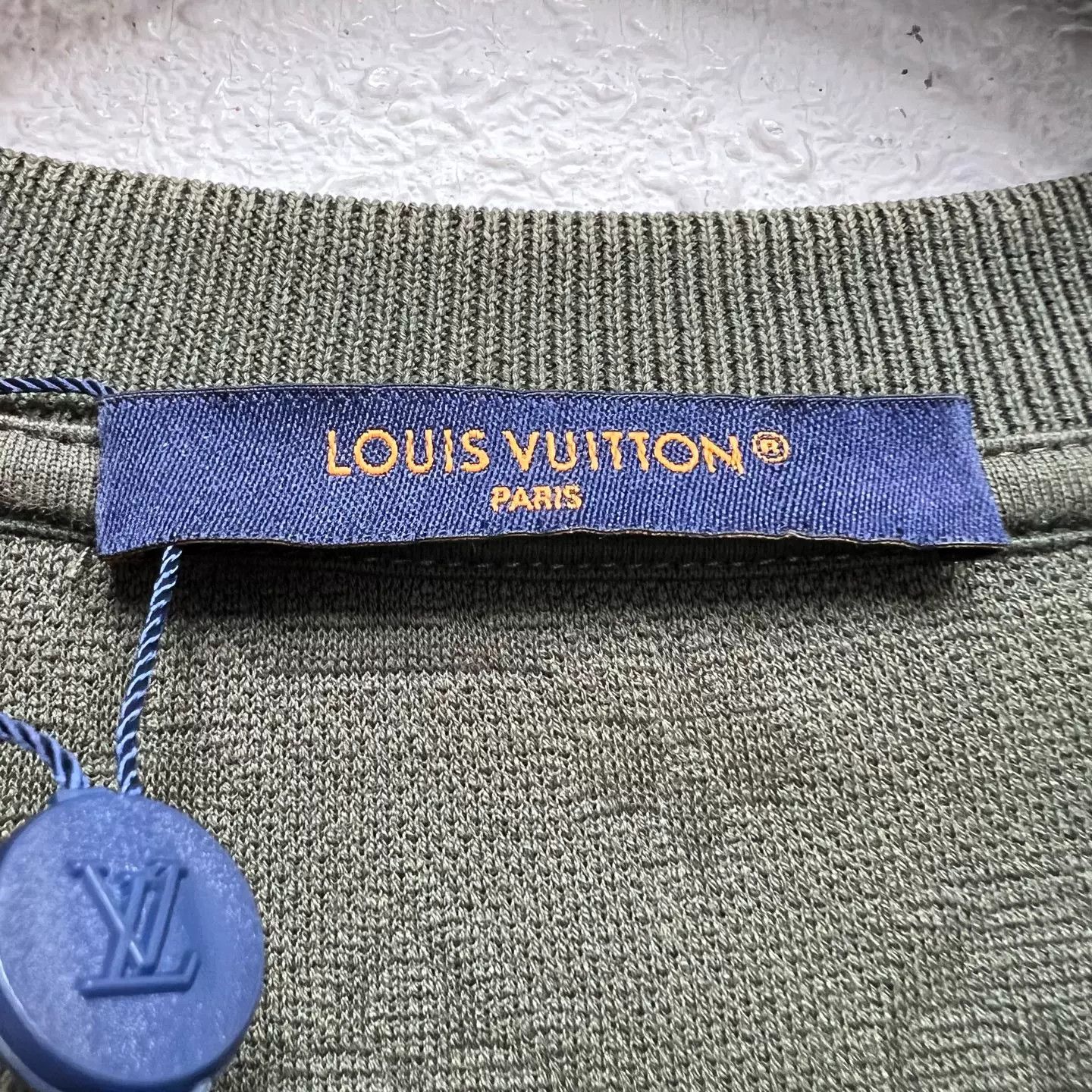 Louis Vuitton Louis Vuitton Monogram Pocket T-Shirt Size L Size US L / EU 52-54 / 3 - 3 Thumbnail