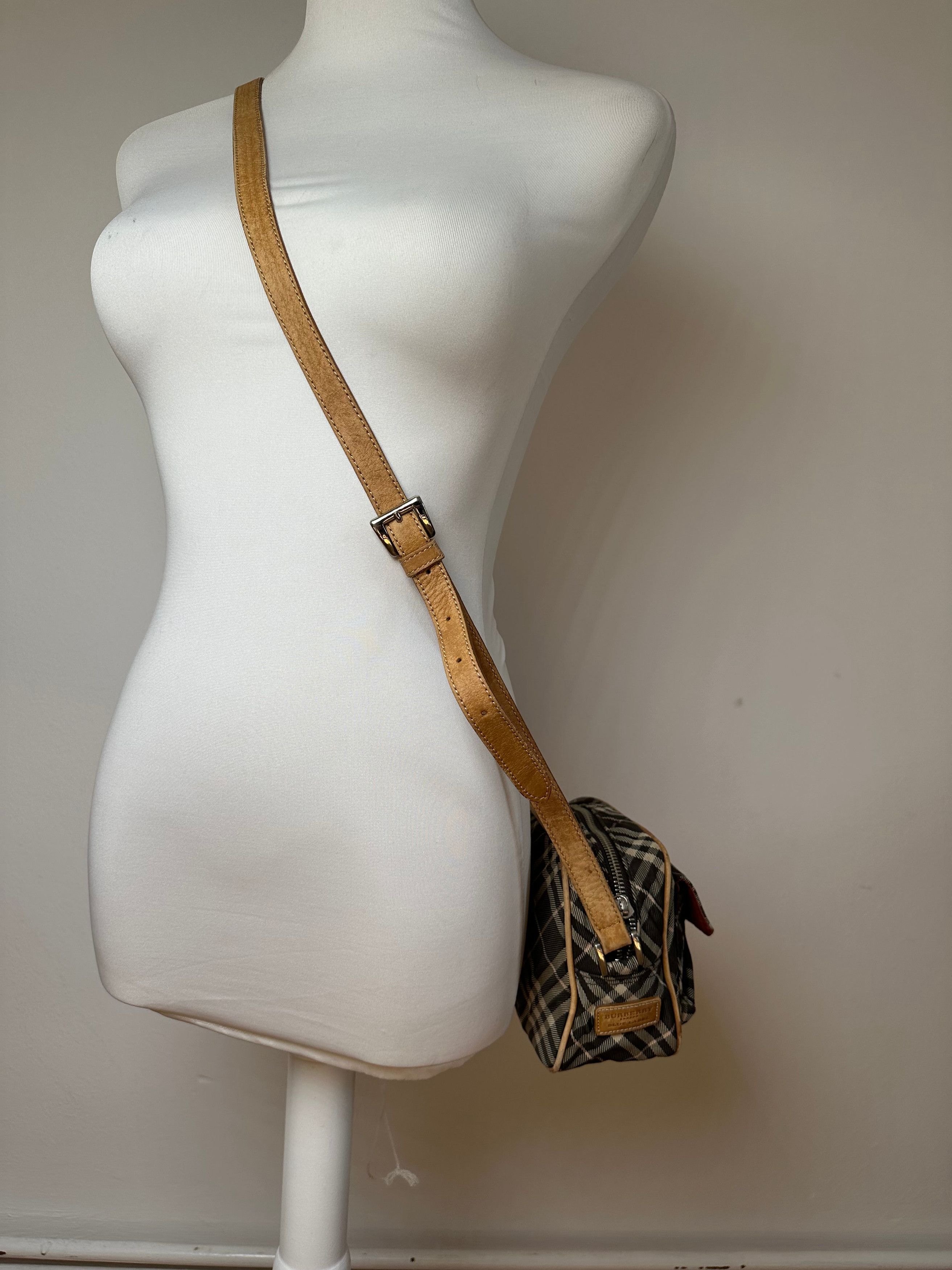 Burberry Vintage Checked Crossbody Bag Black White Brown Size ONE SIZE - 4 Thumbnail
