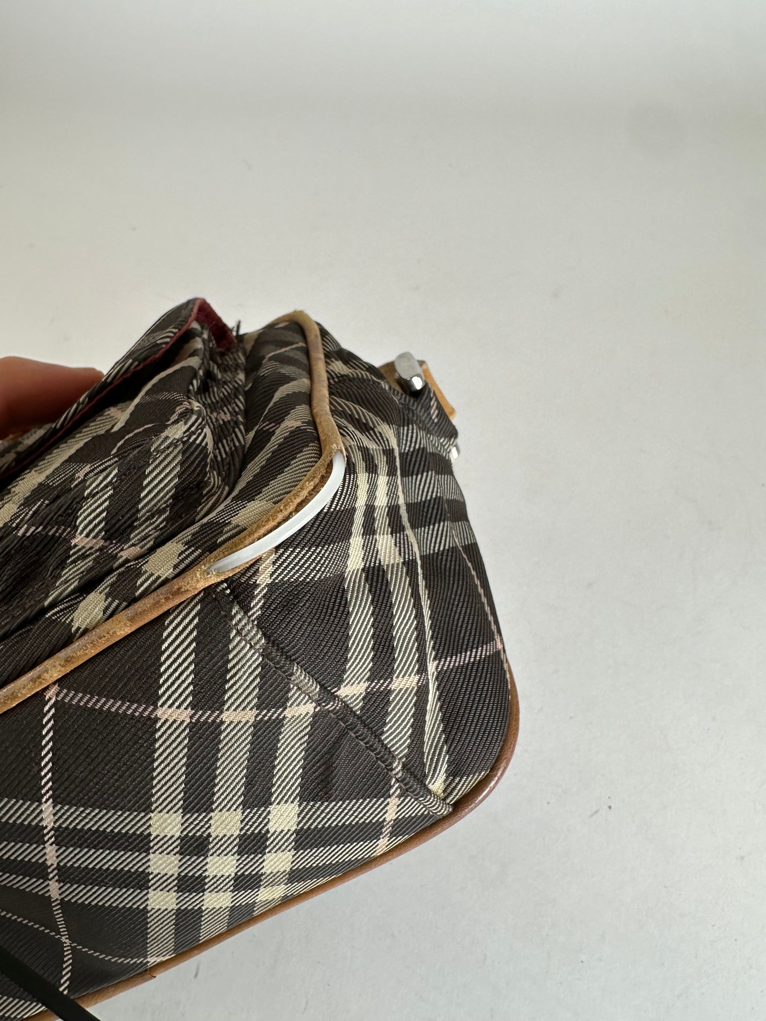 Burberry Vintage Checked Crossbody Bag Black White Brown Size ONE SIZE - 14 Thumbnail
