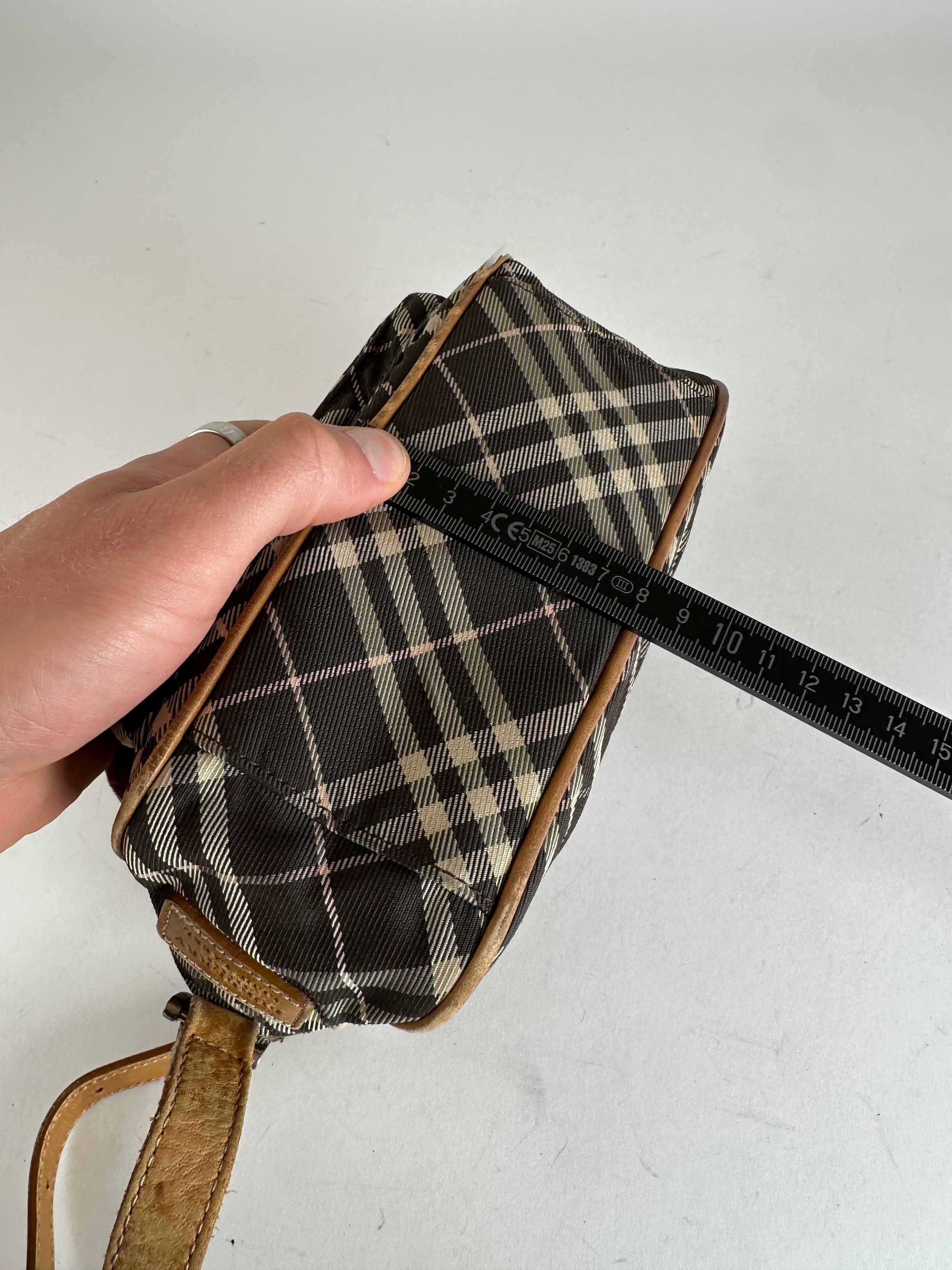 Burberry Vintage Checked Crossbody Bag Black White Brown Size ONE SIZE - 13 Thumbnail