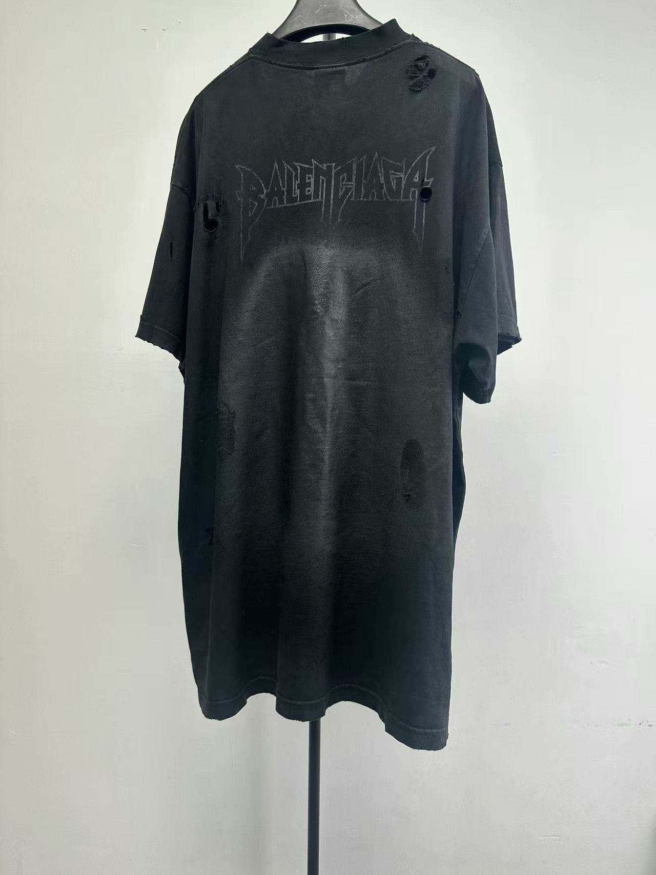 Balenciaga Balenciaga Distressed Eiffel Tower Moon Metal T-Shirt Size 2 Size US M / EU 48-50 / 2 - 2 Thumbnail