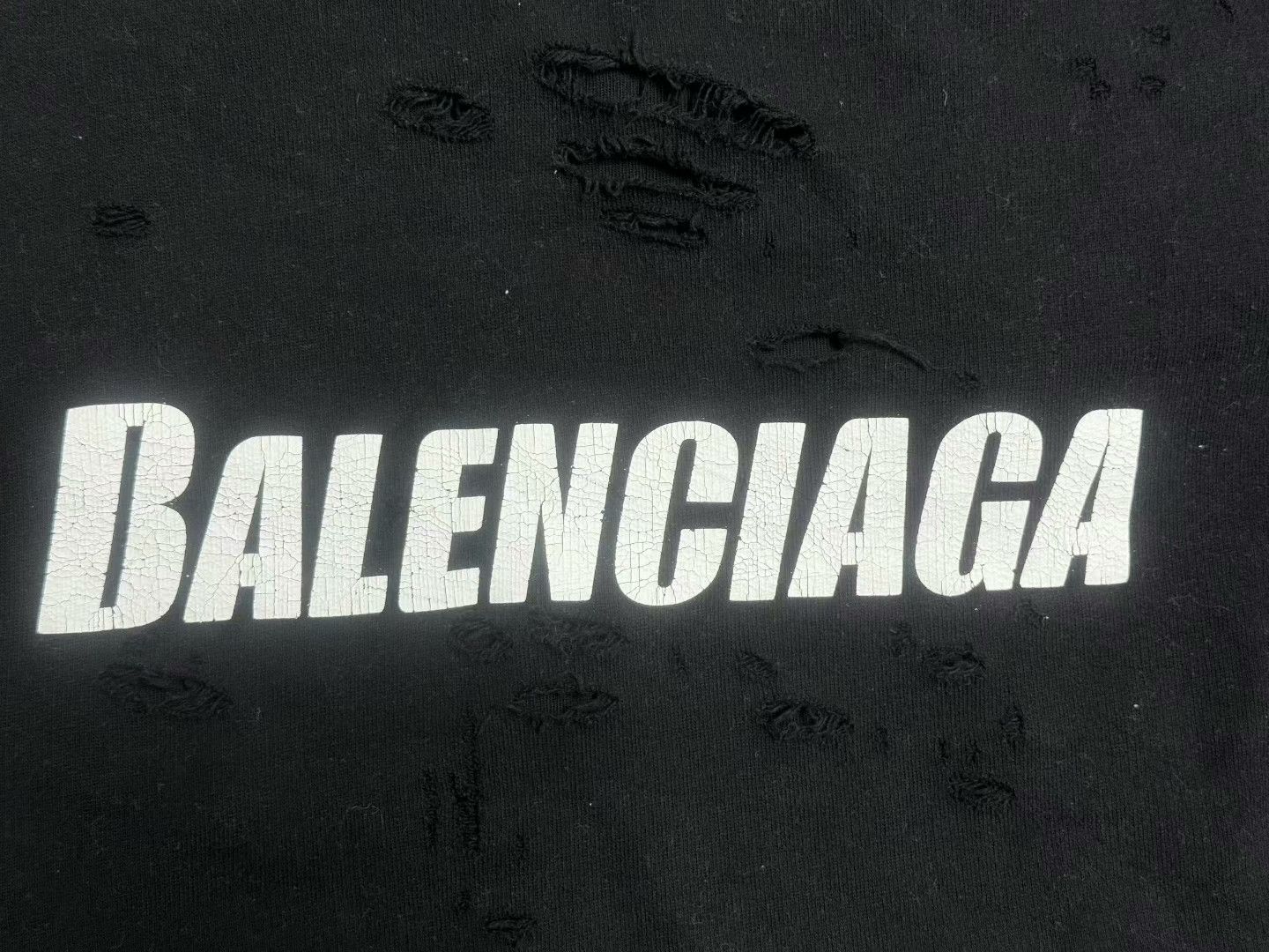 Balenciaga Balenciaga Distressed Logo Hoodie Size L Size US L / EU 52-54 / 3 - 2 Thumbnail