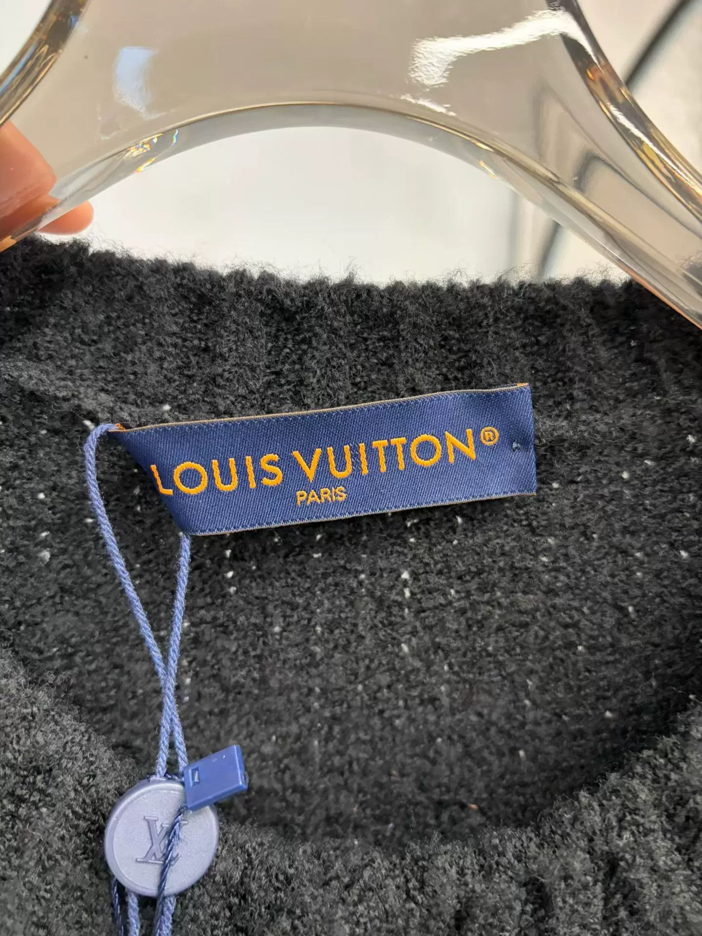Louis Vuitton Louis Vuitton Logo Knit Cardigan Size L Size US L / EU 52-54 / 3 - 5 Thumbnail