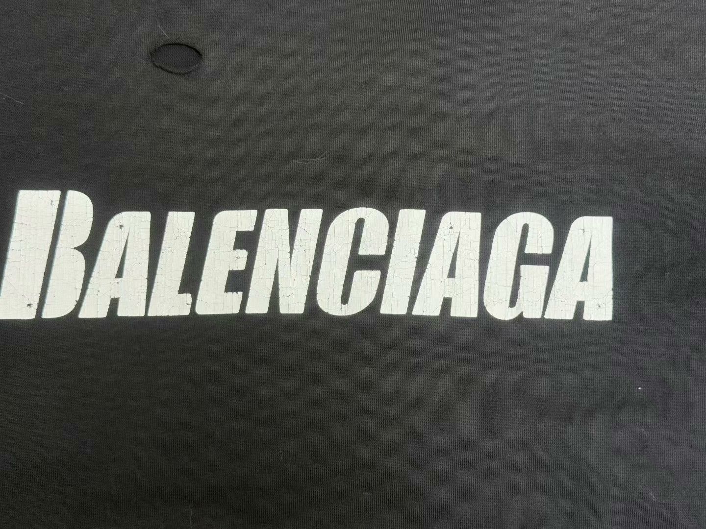 Balenciaga Balenciaga Distressed Logo T-Shirt XXS Size US XXS / EU 40 - 3 Thumbnail