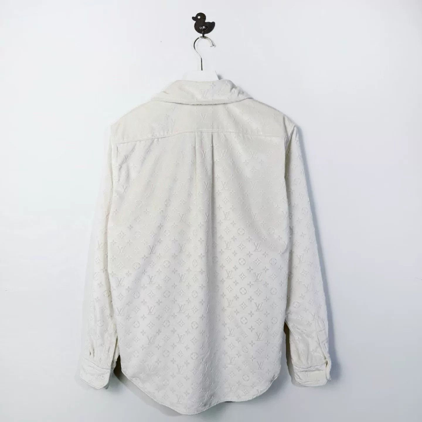 Louis Vuitton Louis Vuitton Monogram Embossed Shirt Size XL Size US XL / EU 56 / 4 - 2 Thumbnail